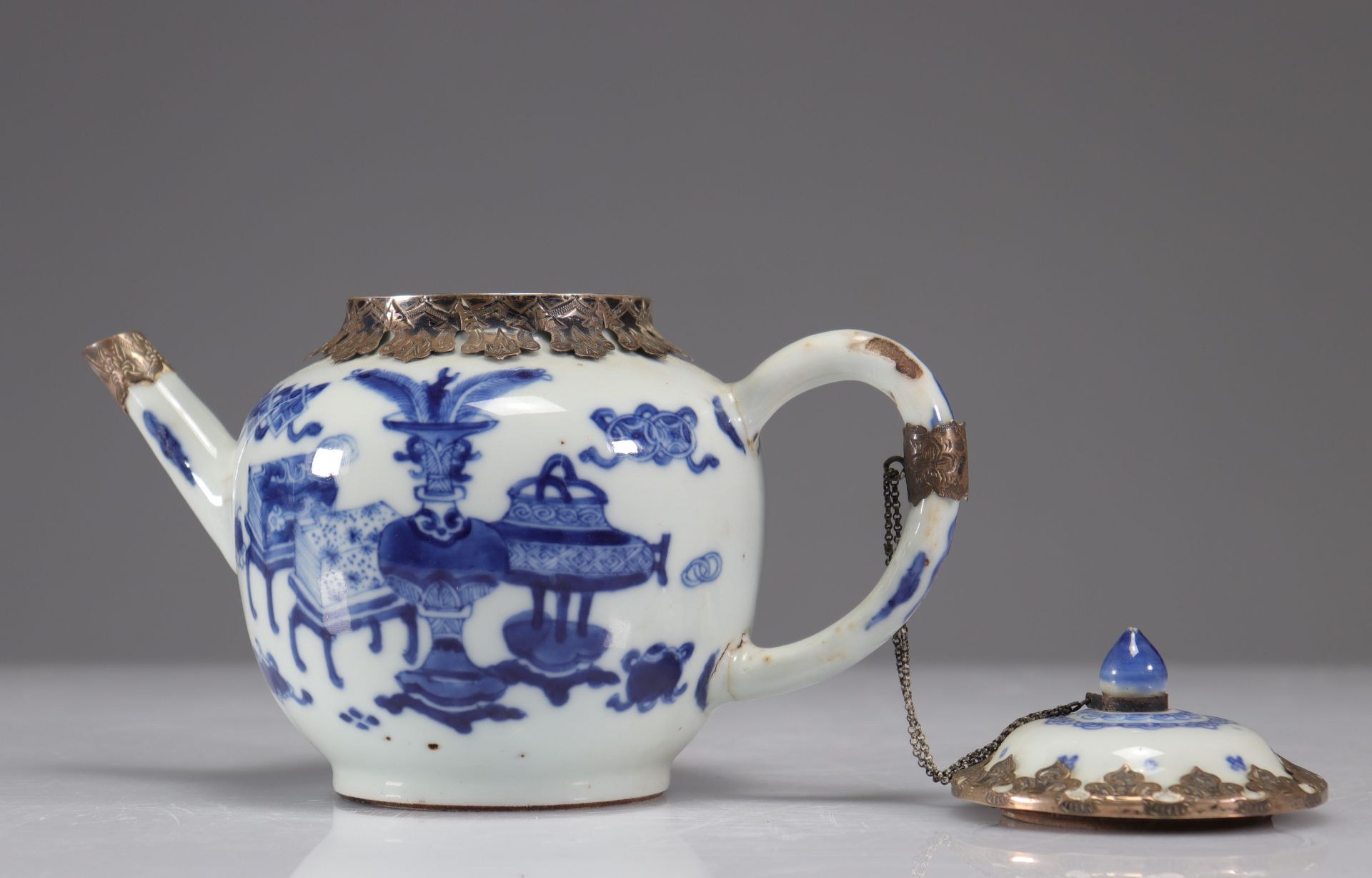 Eighteenth century white blue silver teapot - Image 6 of 6