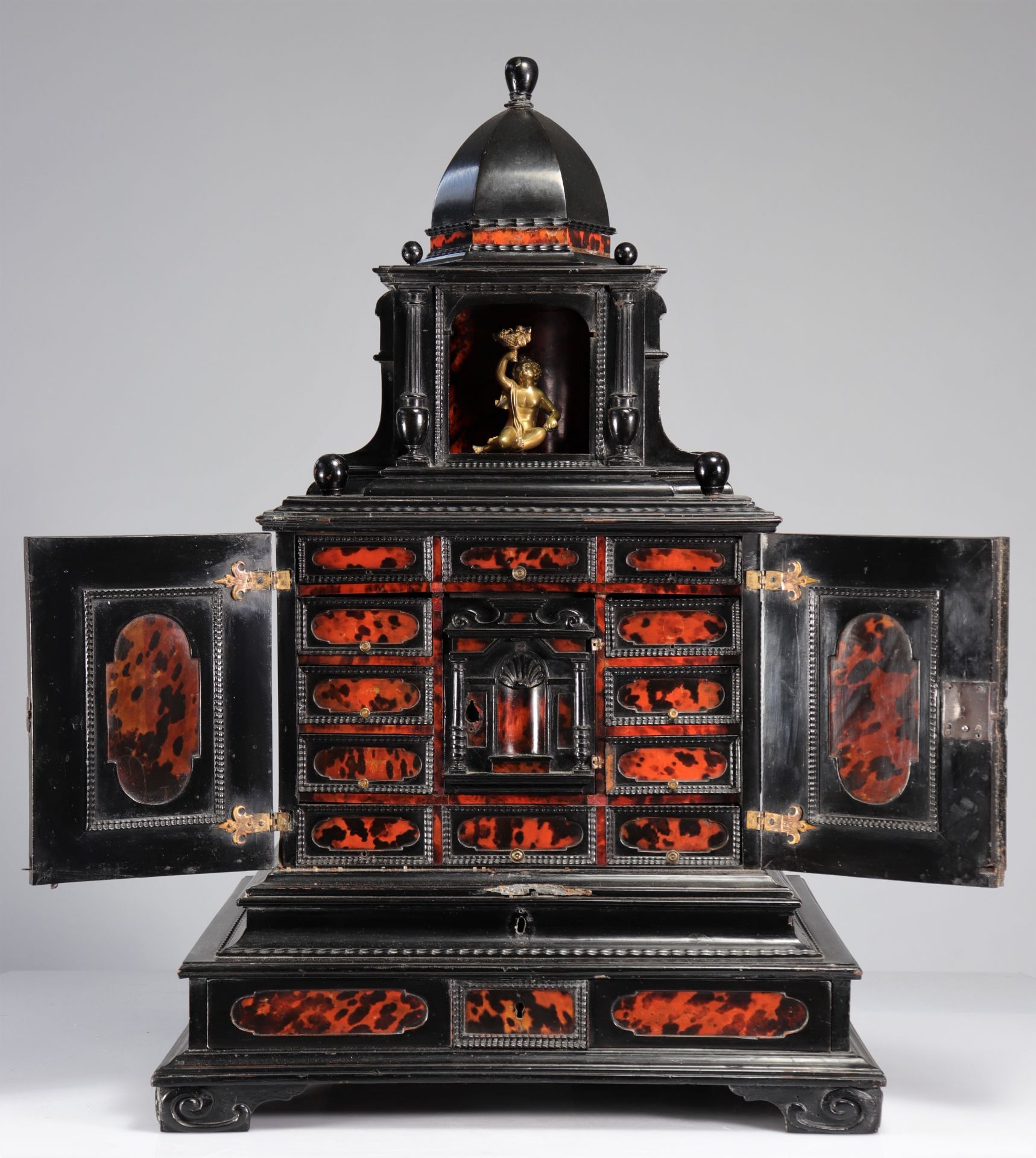 17th century Flanders wood and tortoiseshell cabinet - Bild 4 aus 6