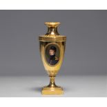 Dihl et Guerhard, exceptional gilt vase decorated with a portrait of the King of Naples, Empire peri