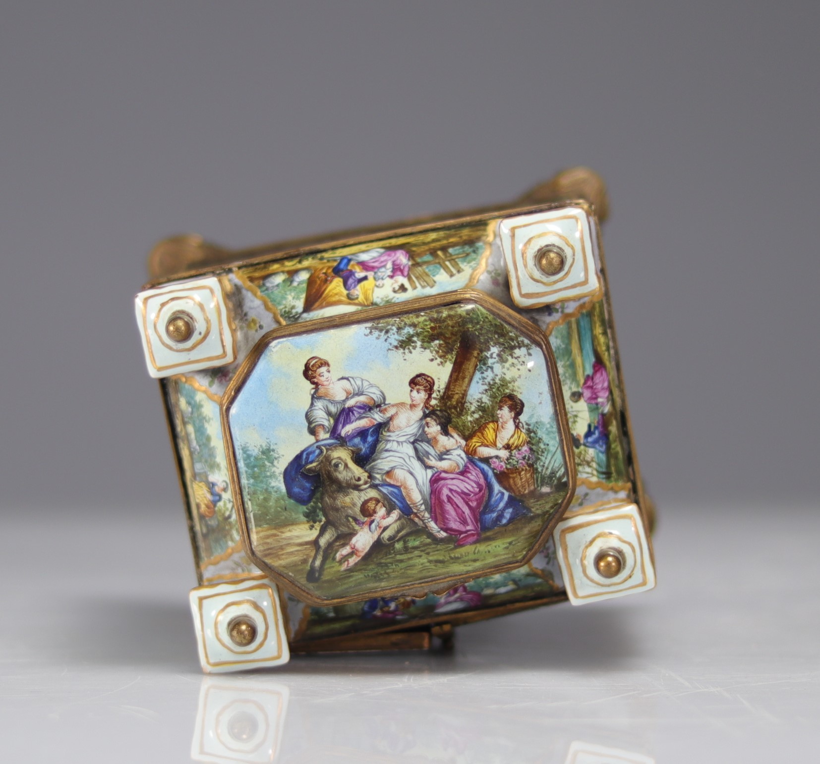 Sumptuous box painted with romantic scenes, probably Vienna. - Image 7 of 7