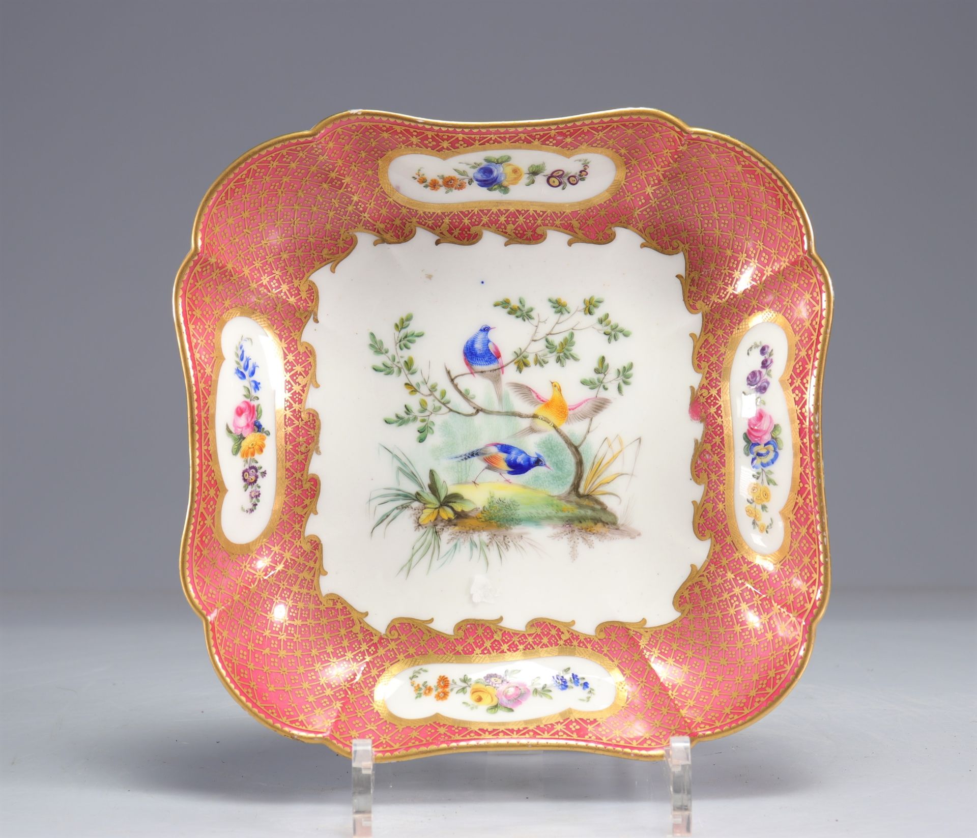 Pair of Sevres porcelain dishes decorated with birds and flowers, mark of 1761 - Image 3 of 5