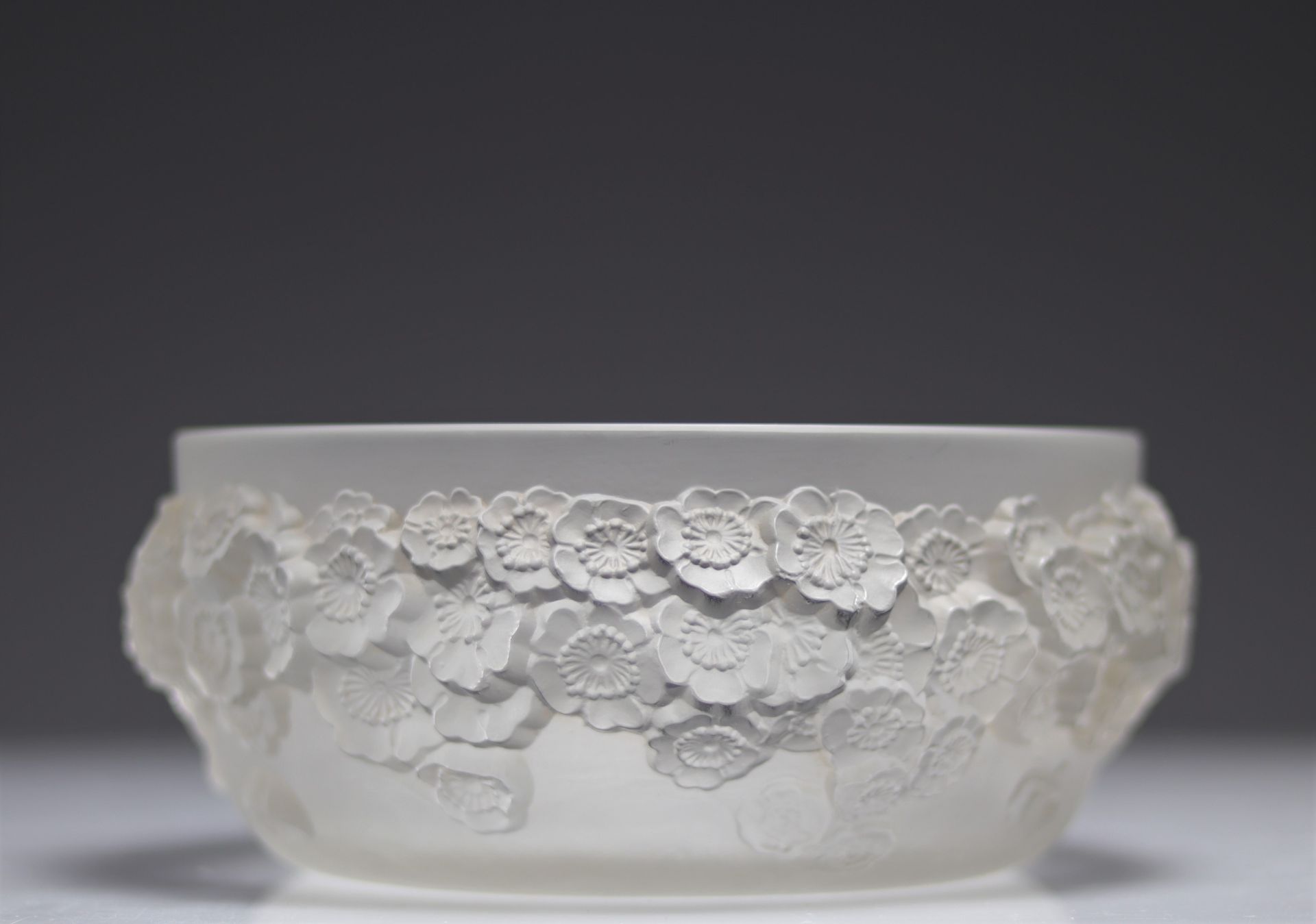 Lalique table bowl with flowers - Image 2 of 3