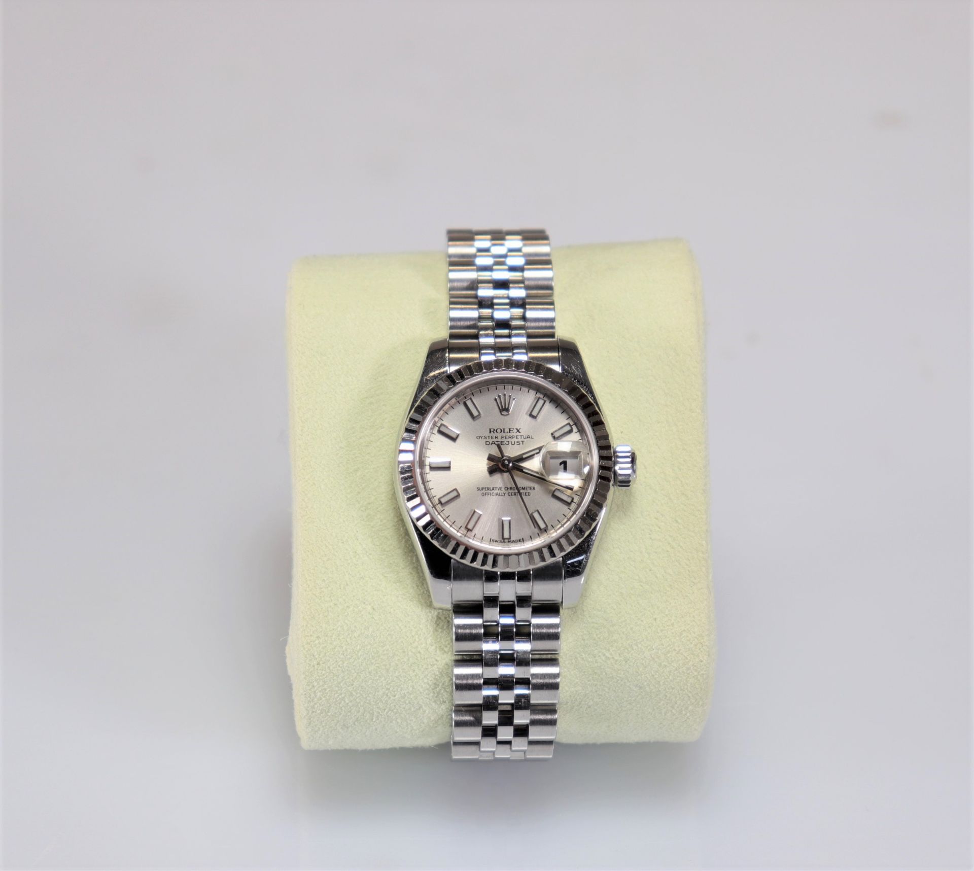 Rolex Oyster Perpetual 2009 original box and paper 179174 - Image 2 of 4