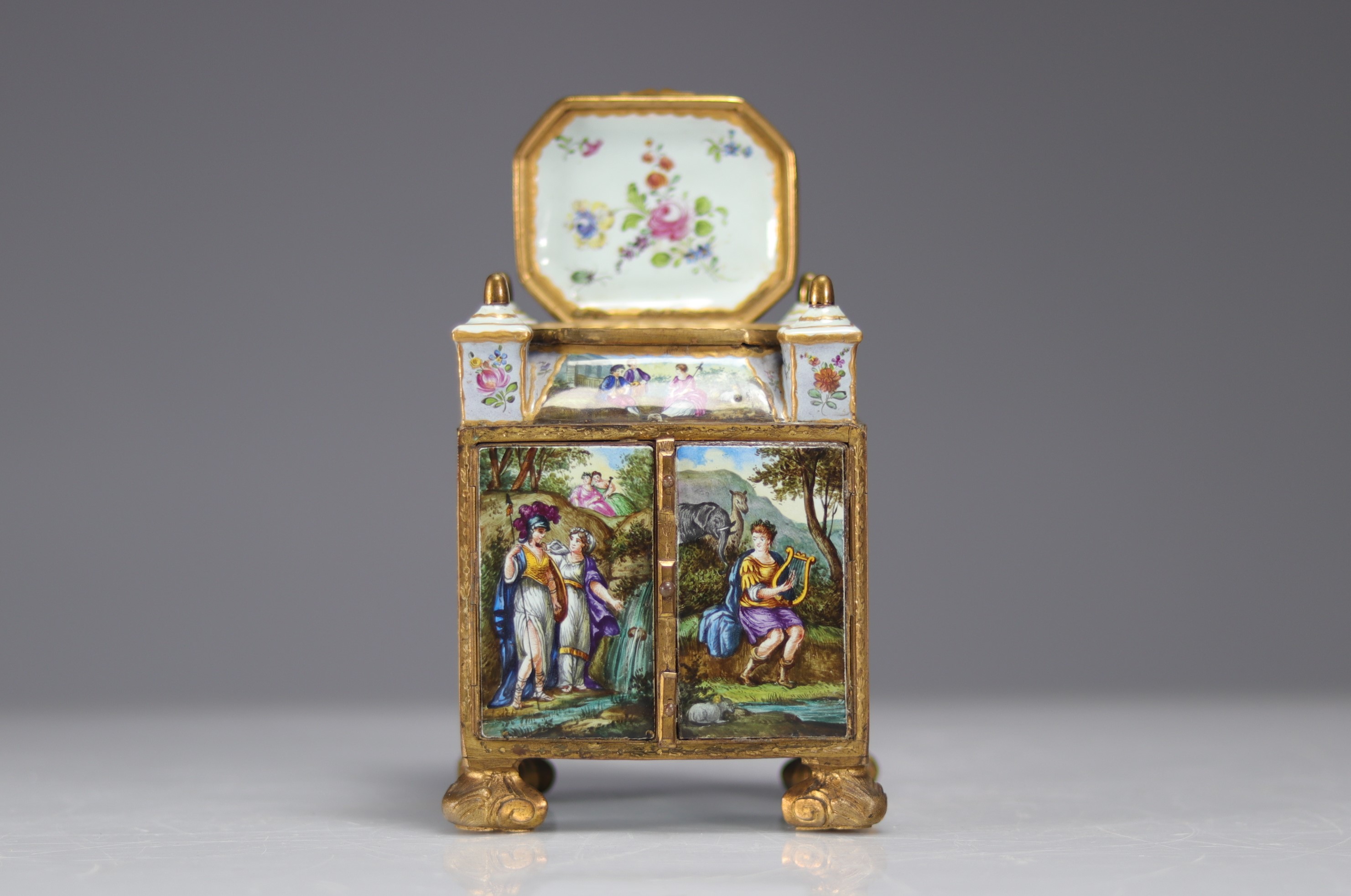 Sumptuous box painted with romantic scenes, probably Vienna. - Image 3 of 7