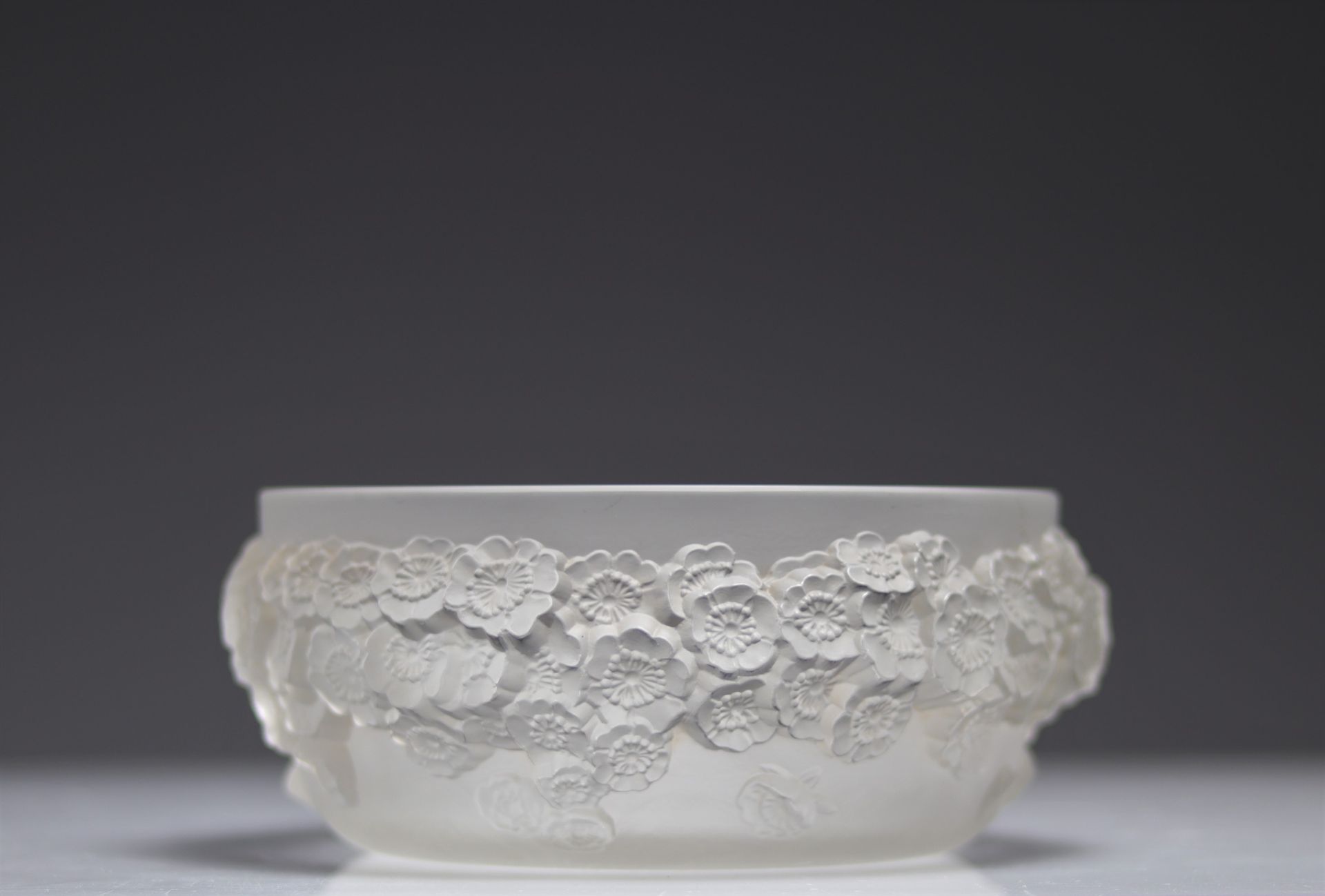 Lalique table bowl with flowers - Image 3 of 3