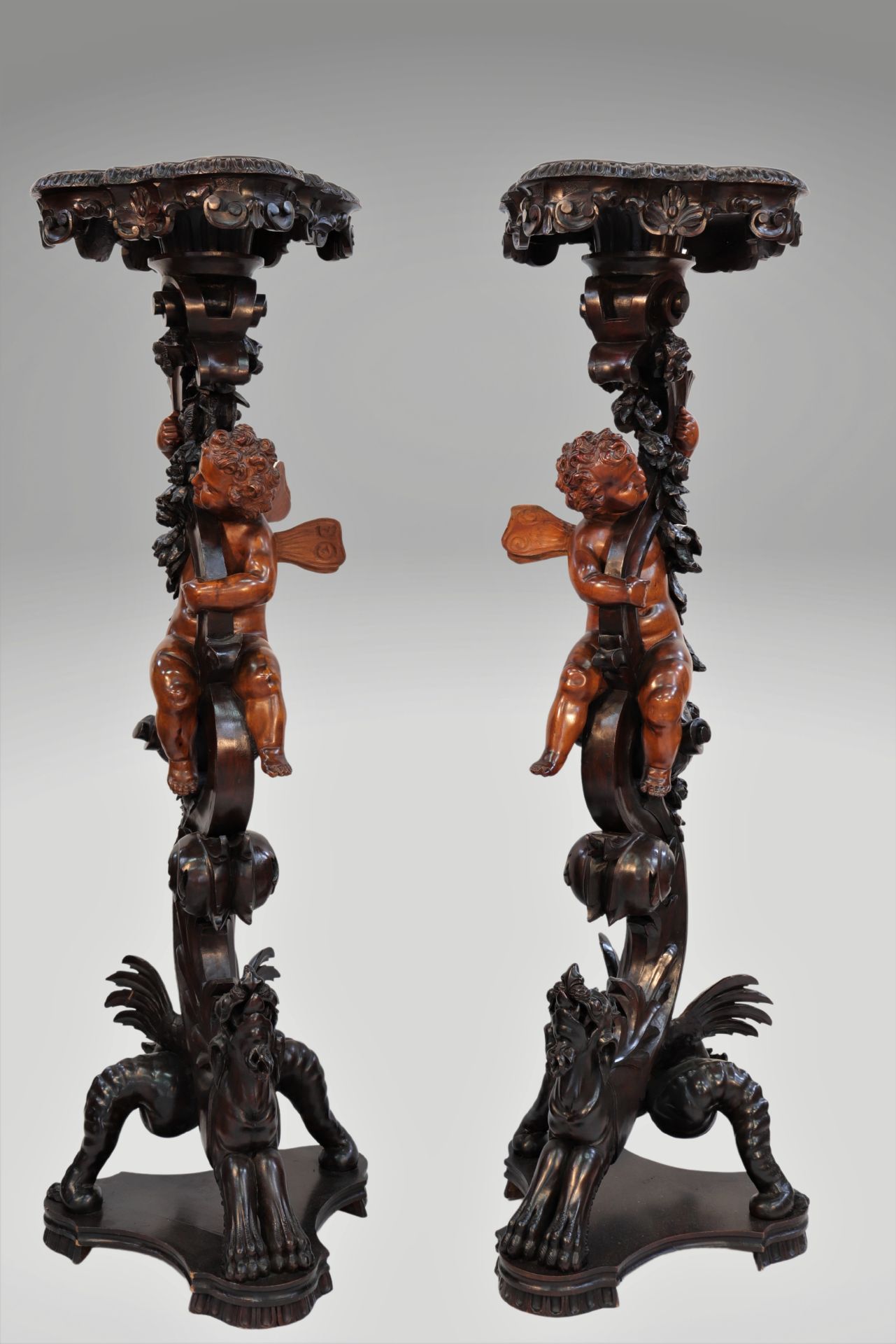 Imposing pair of harnesses (1m63) in wood carved with 19th century angels and dragons - Bild 4 aus 4