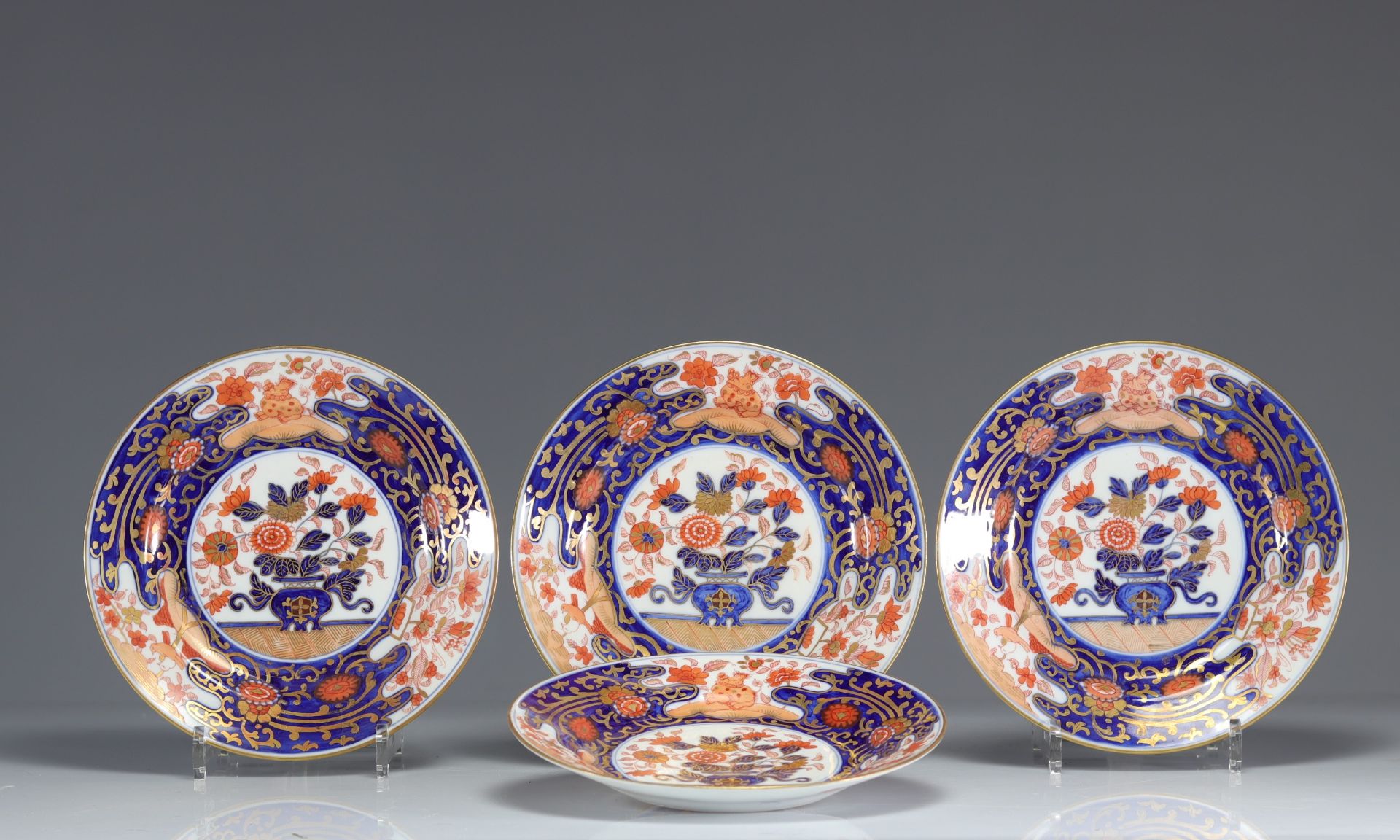 Plates (4) Chinese porcelain 18th imari decor