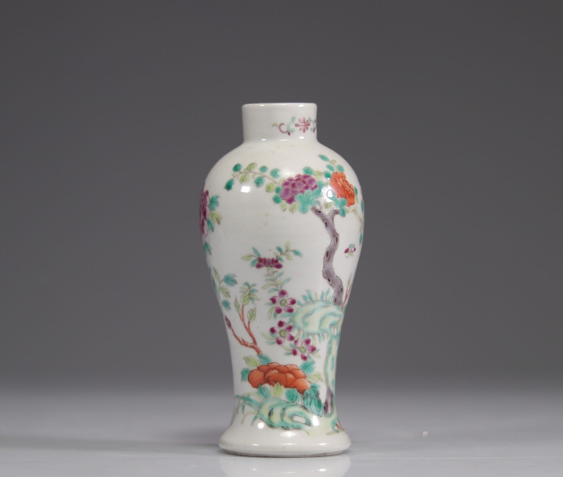 18th century famille rose porcelain vase - Image 5 of 7