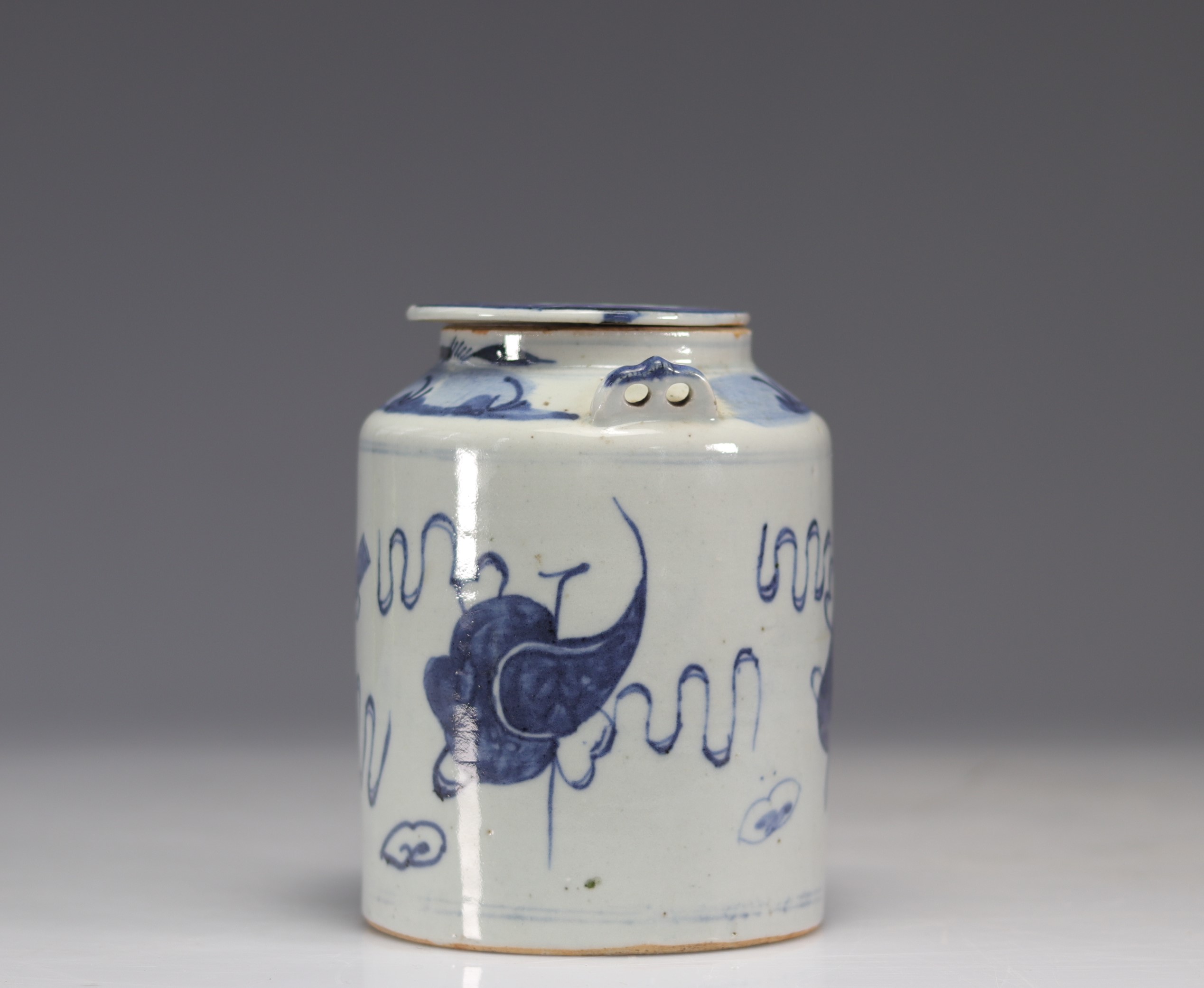 Chinese white blue porcelain teapot - Image 4 of 5