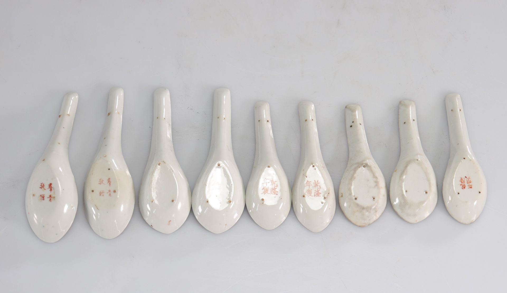 Spoons (9) in Chinese famille rose porcelain various decorations - Bild 2 aus 2