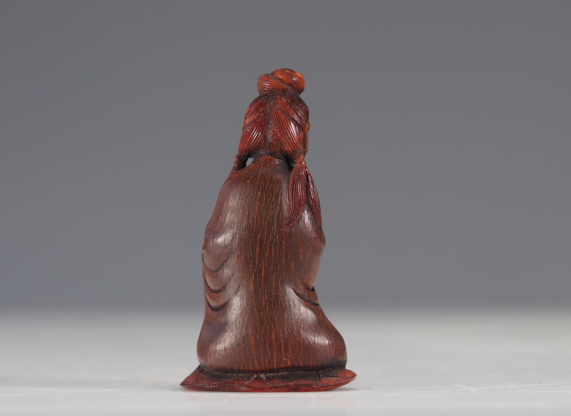 18th century Guanyin in carved blond horn - Image 4 of 5