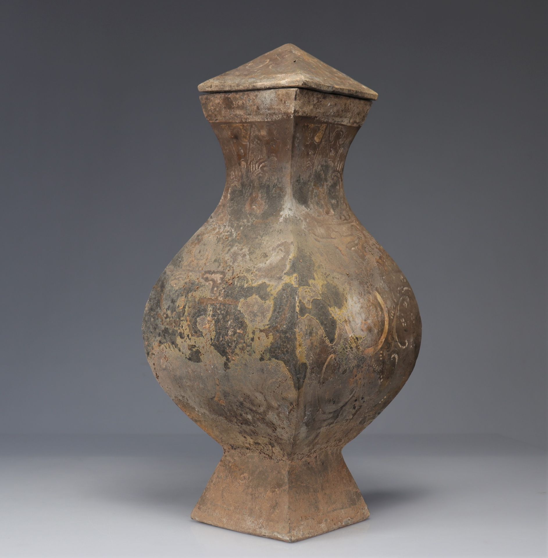 Important covered vase "Fanghu" polychrome terracotta probably Han dynasty - Image 4 of 4