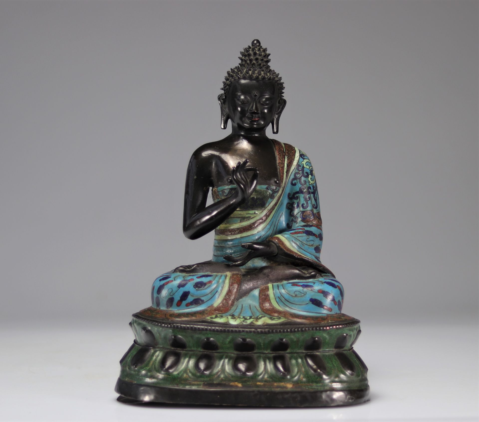 19th century beautiful Buddha in cloisonne enamels originating from China