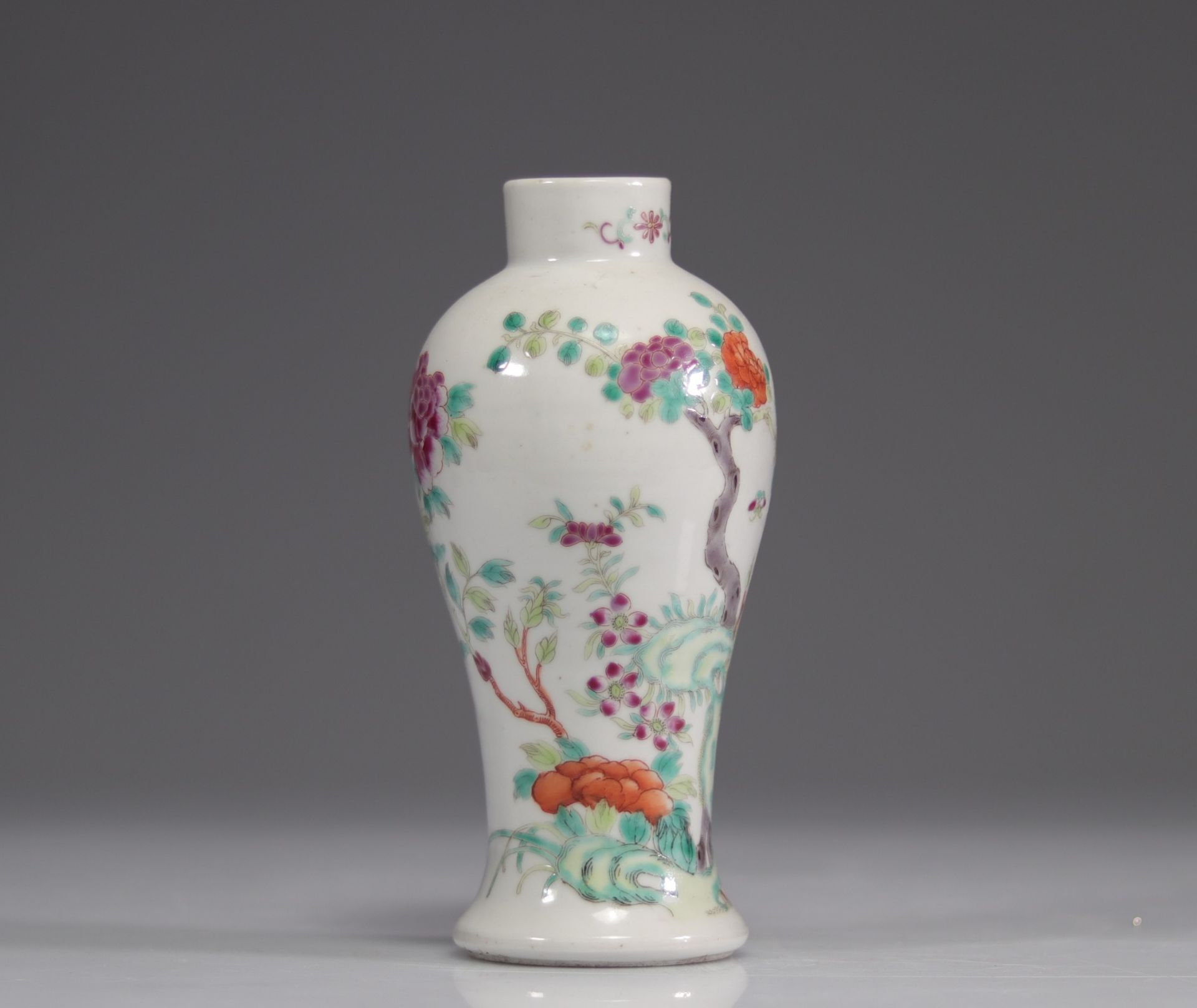 18th century famille rose porcelain vase - Image 2 of 7