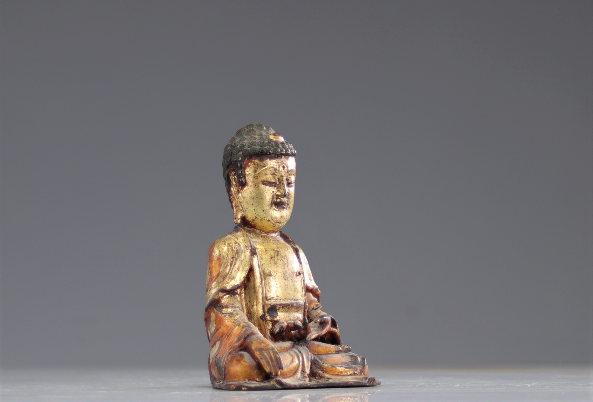 Buddha in bronze and golden lacquer - Ming period - China - Image 2 of 5