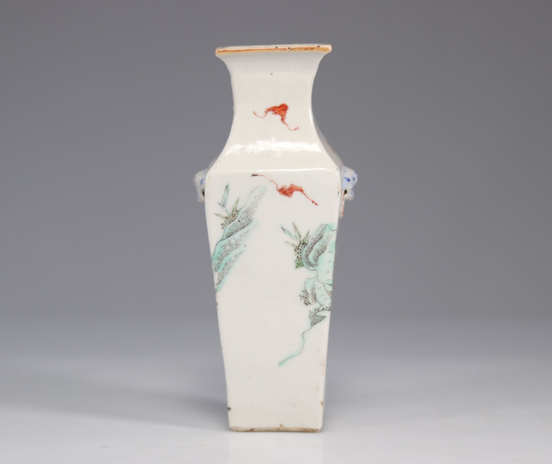 Chinese famille rose vase decorated with a young woman - Bild 2 aus 6