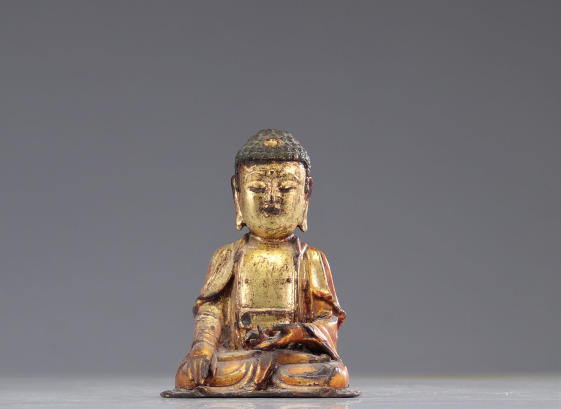 Buddha in bronze and golden lacquer - Ming period - China