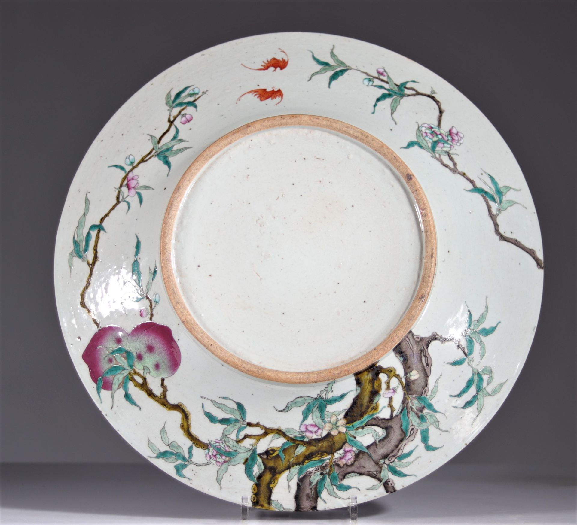 Rare large dish decorated with 9 peaches and bats, Qing period - Bild 4 aus 5