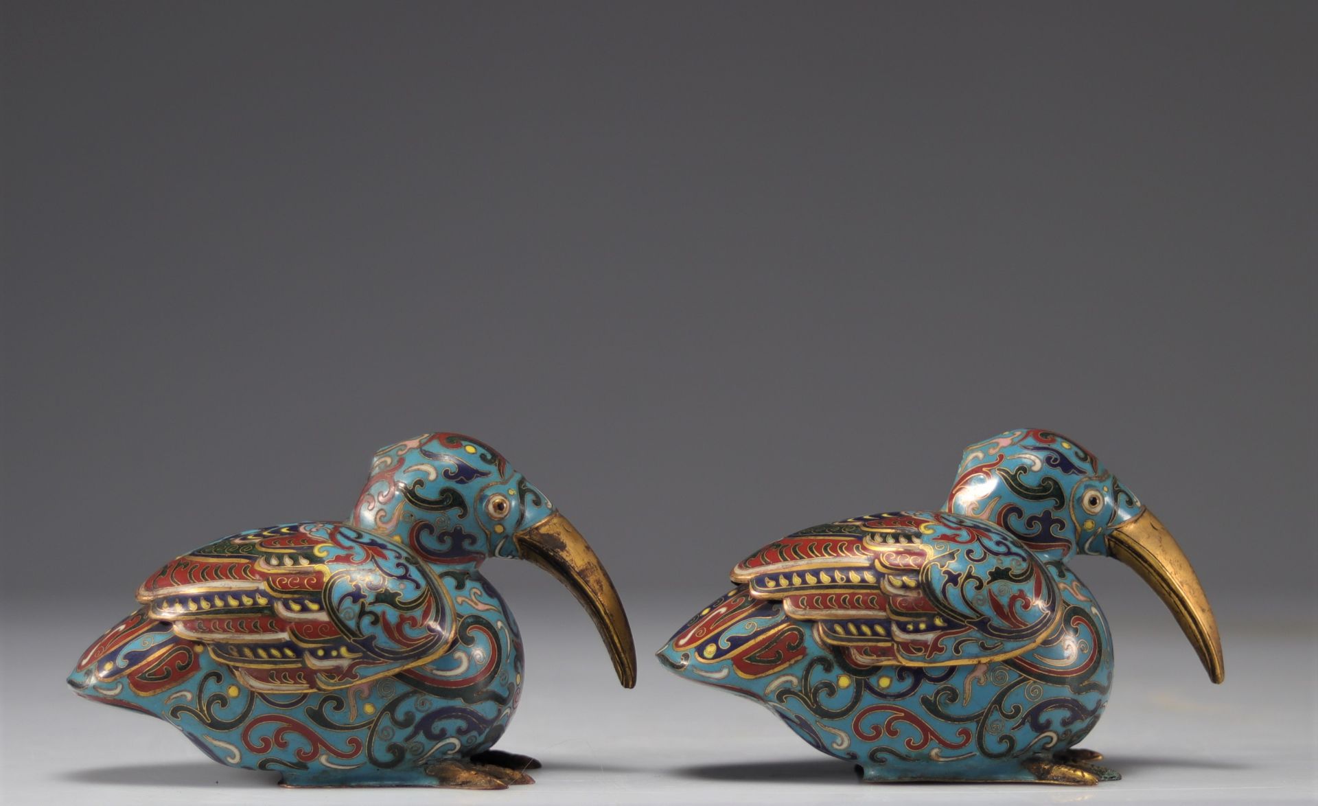 Pair of bronze cloisonne incense burners, Republic period - Bild 5 aus 6