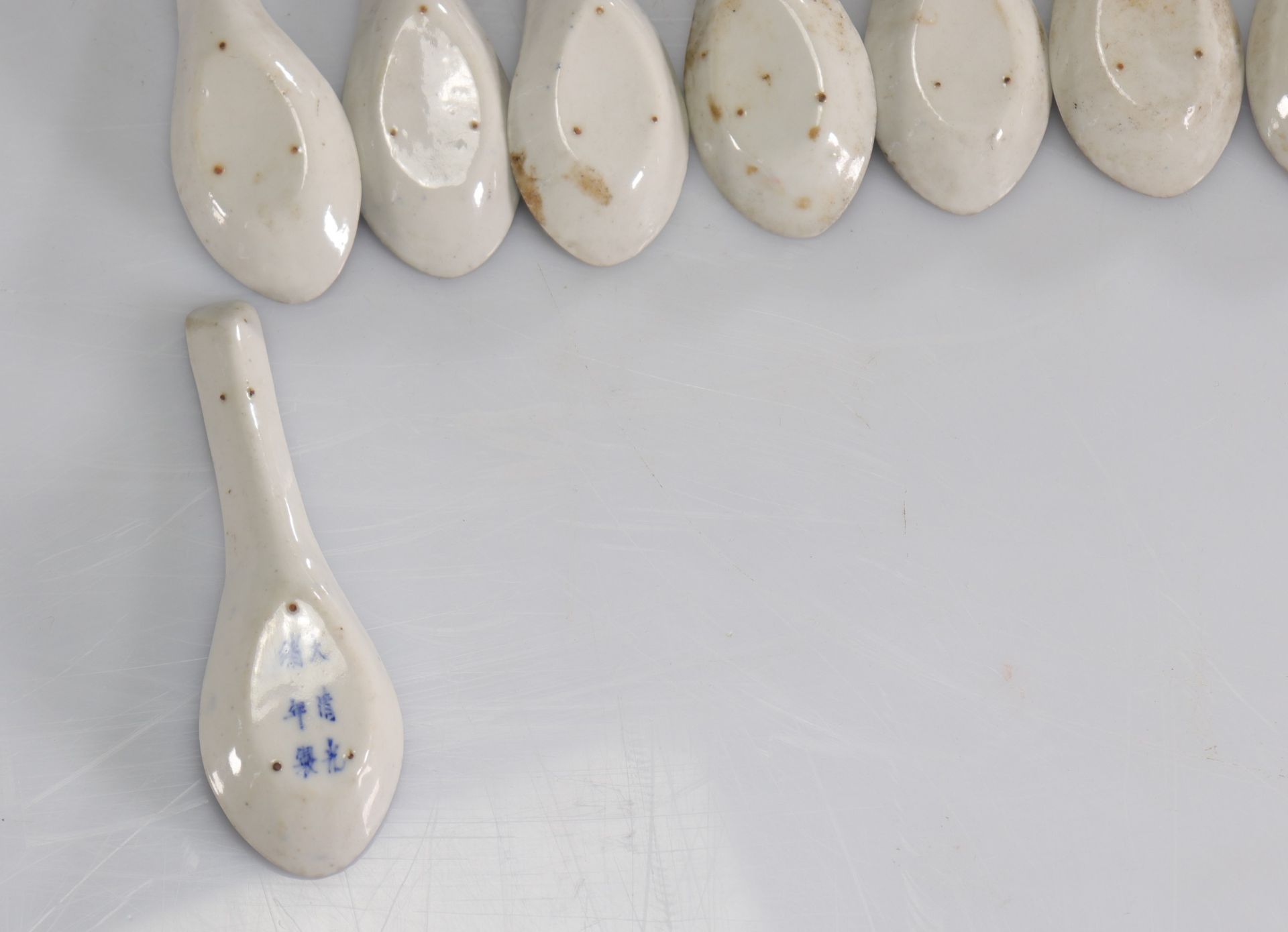 Spoons (8) in porcelain of china white blue mark - Image 3 of 3