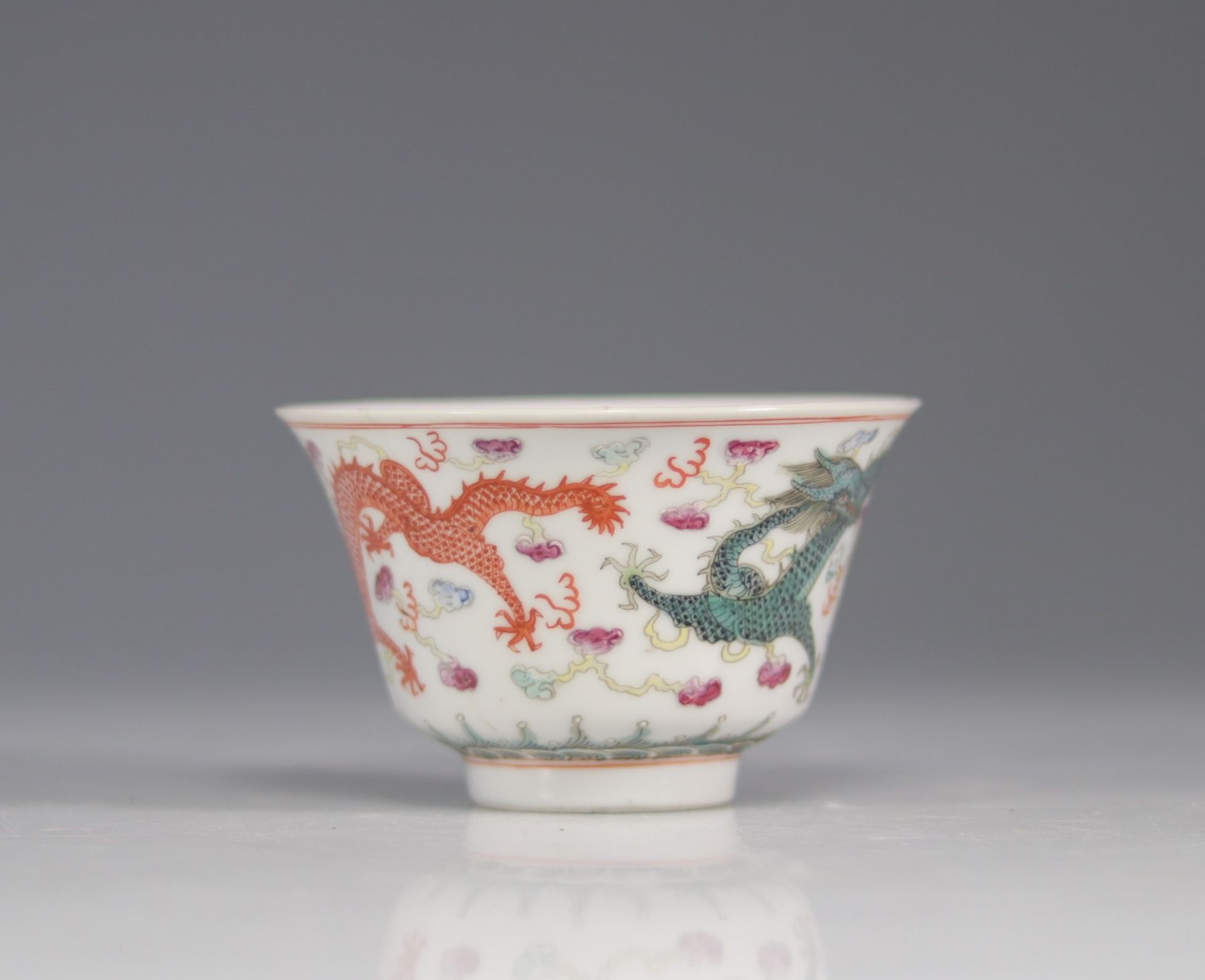 Porcelain bowl decorated with dragons mark under the piece - Bild 3 aus 6