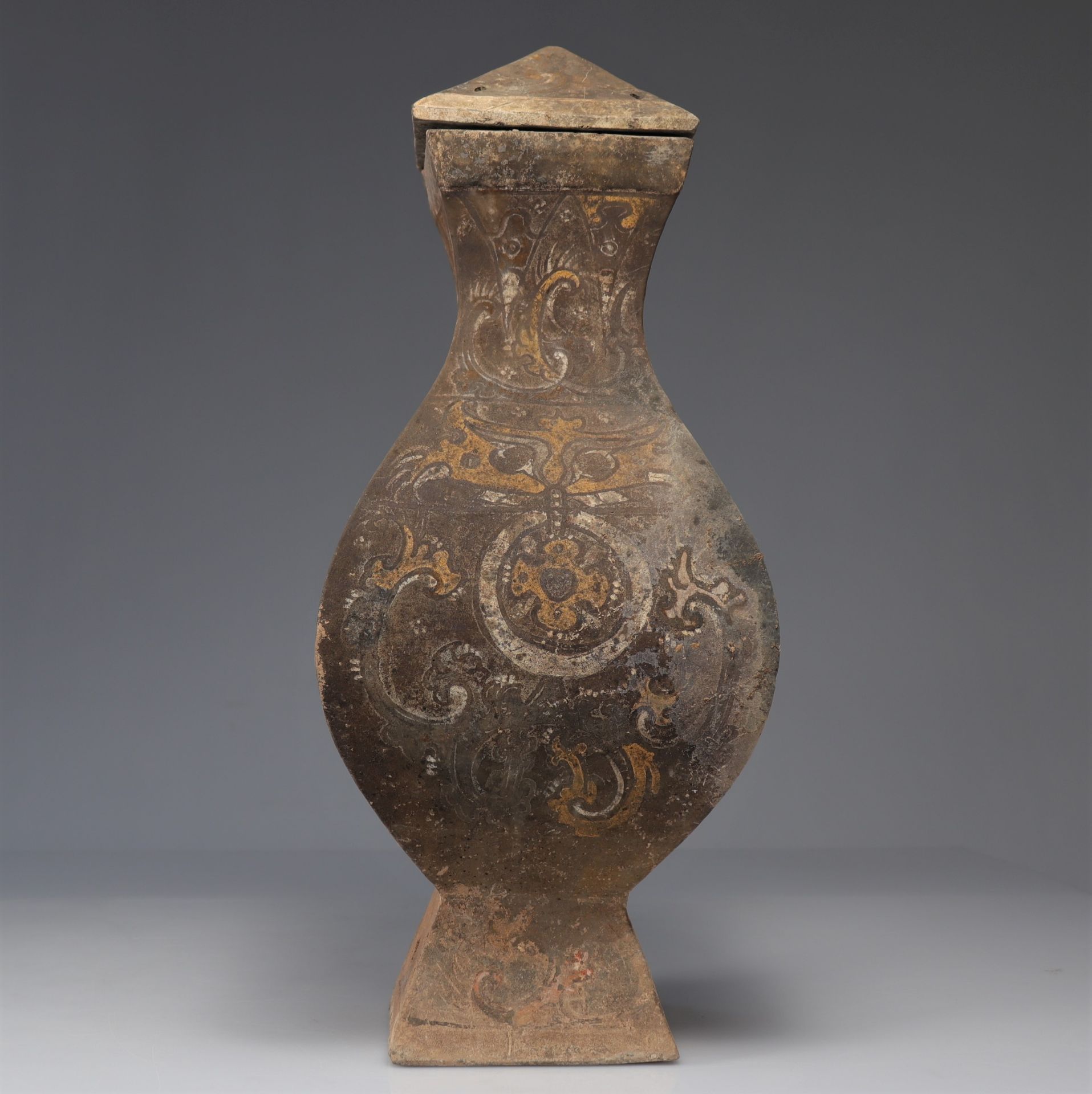 Important covered vase "Fanghu" polychrome terracotta probably Han dynasty