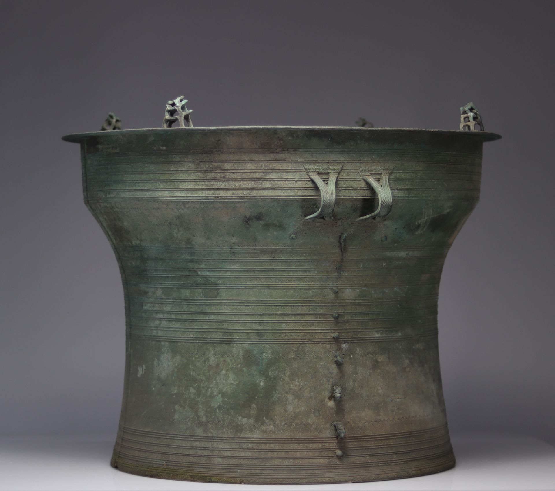 Bronze rain drum, the top decorated with circles VIETNAM, 19th century