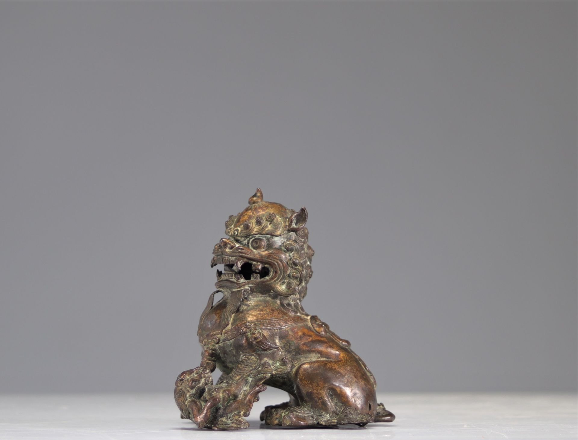 Rare Ming period bronze "Dogs