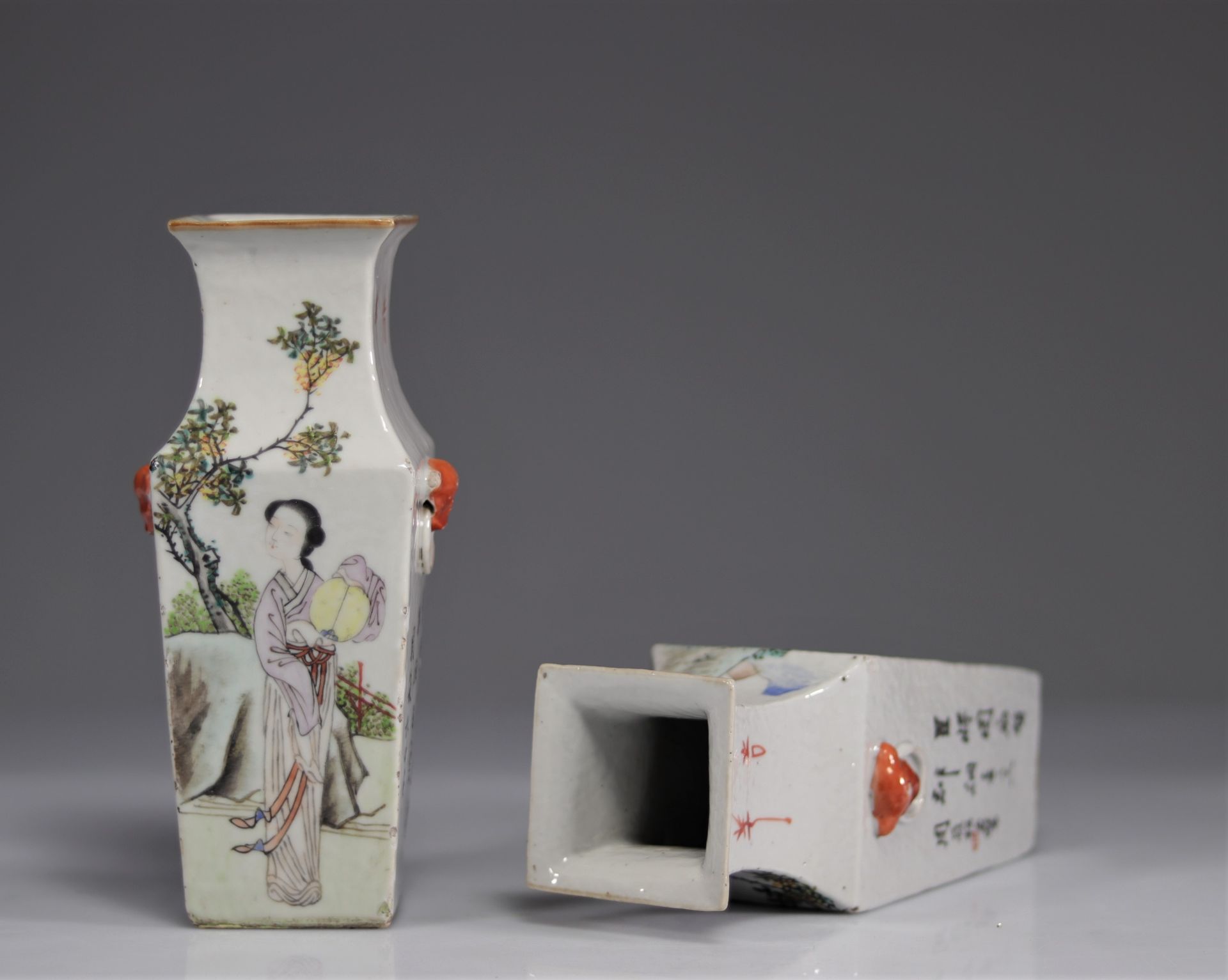 Pair of qianjiang cai young woman with fan porcelain vases - Image 5 of 7