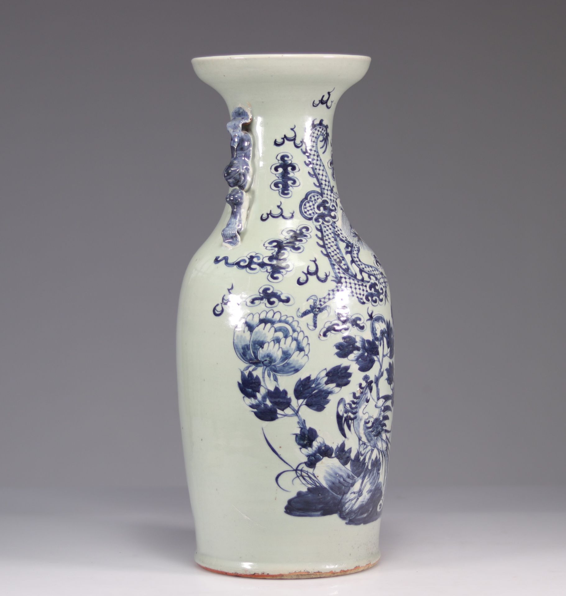 Celadon porcelain vase decorated with dragon and phoenix Qing period - Image 3 of 6