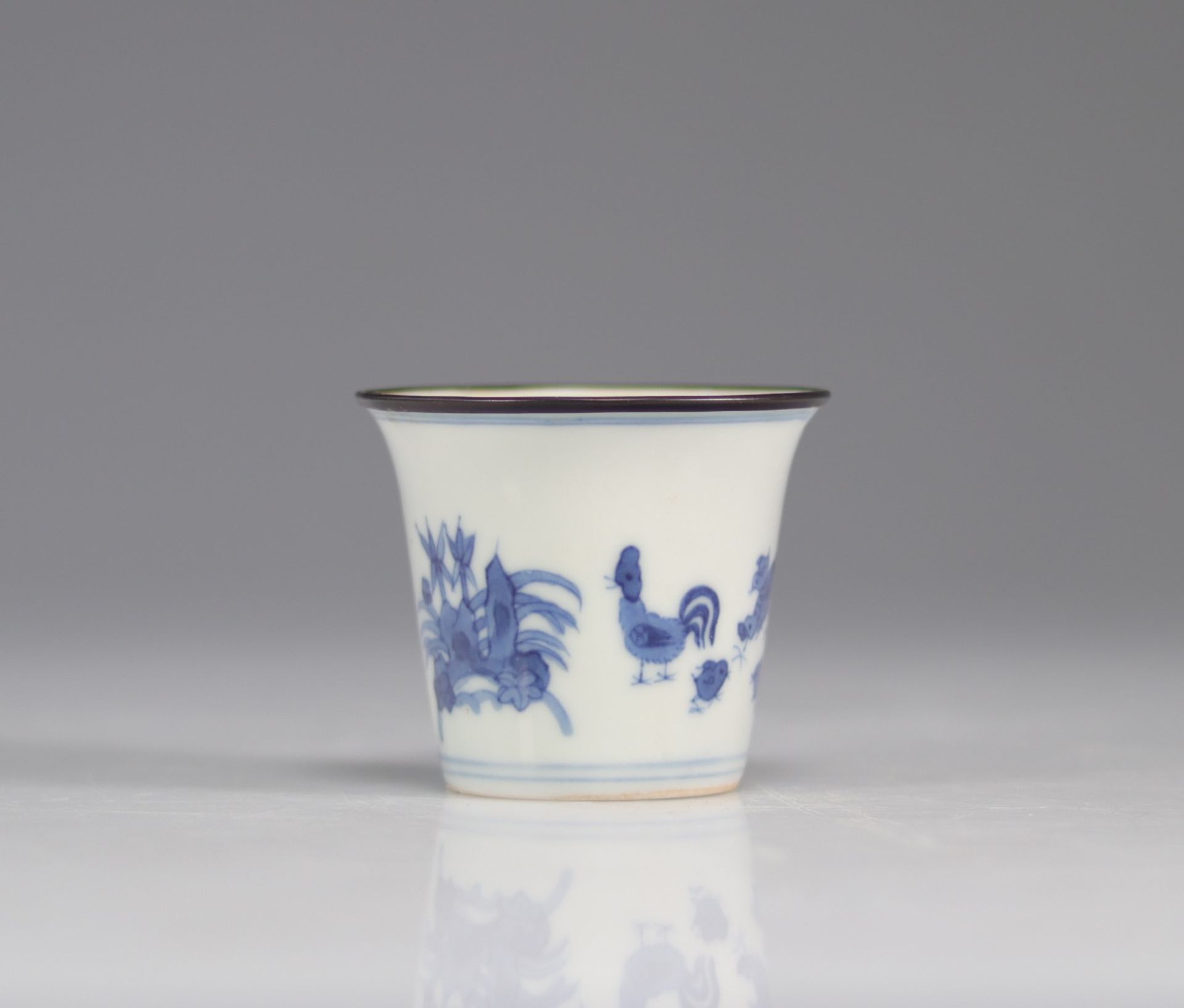 Rare blue white porcelain bowl 'Chicken cup' apocryphal mark Chenghua Qing dynasty - Bild 2 aus 5