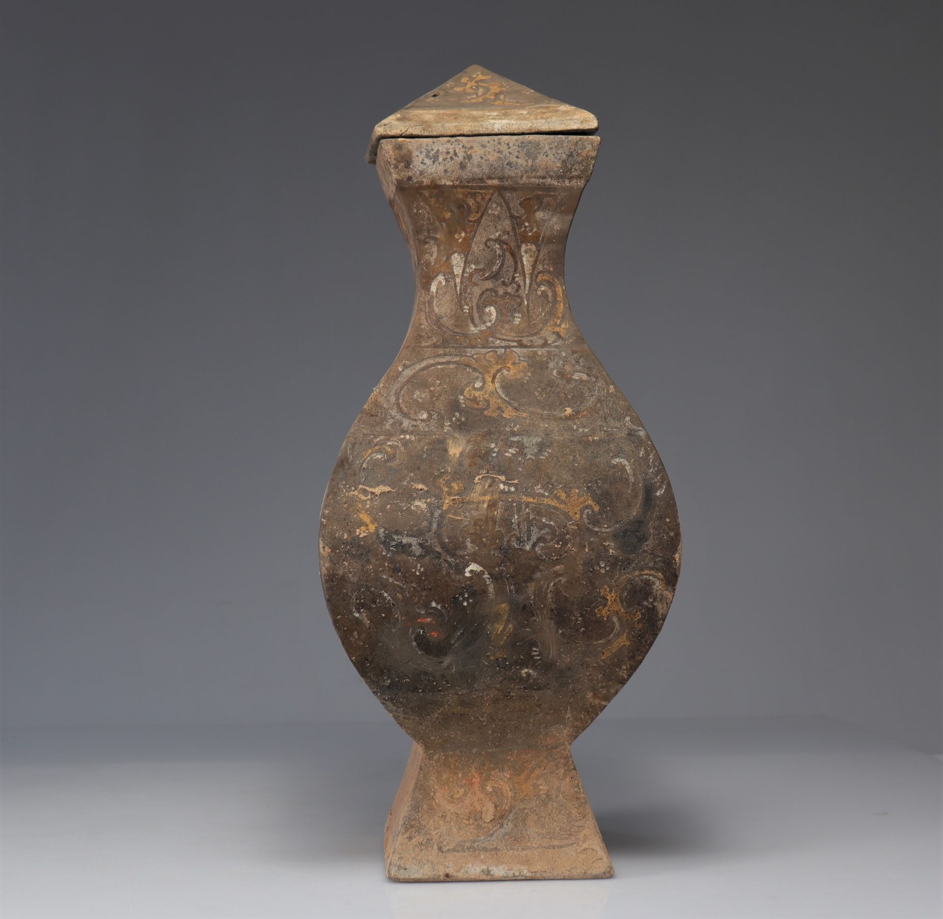 Important covered vase "Fanghu" polychrome terracotta probably Han dynasty - Image 2 of 4