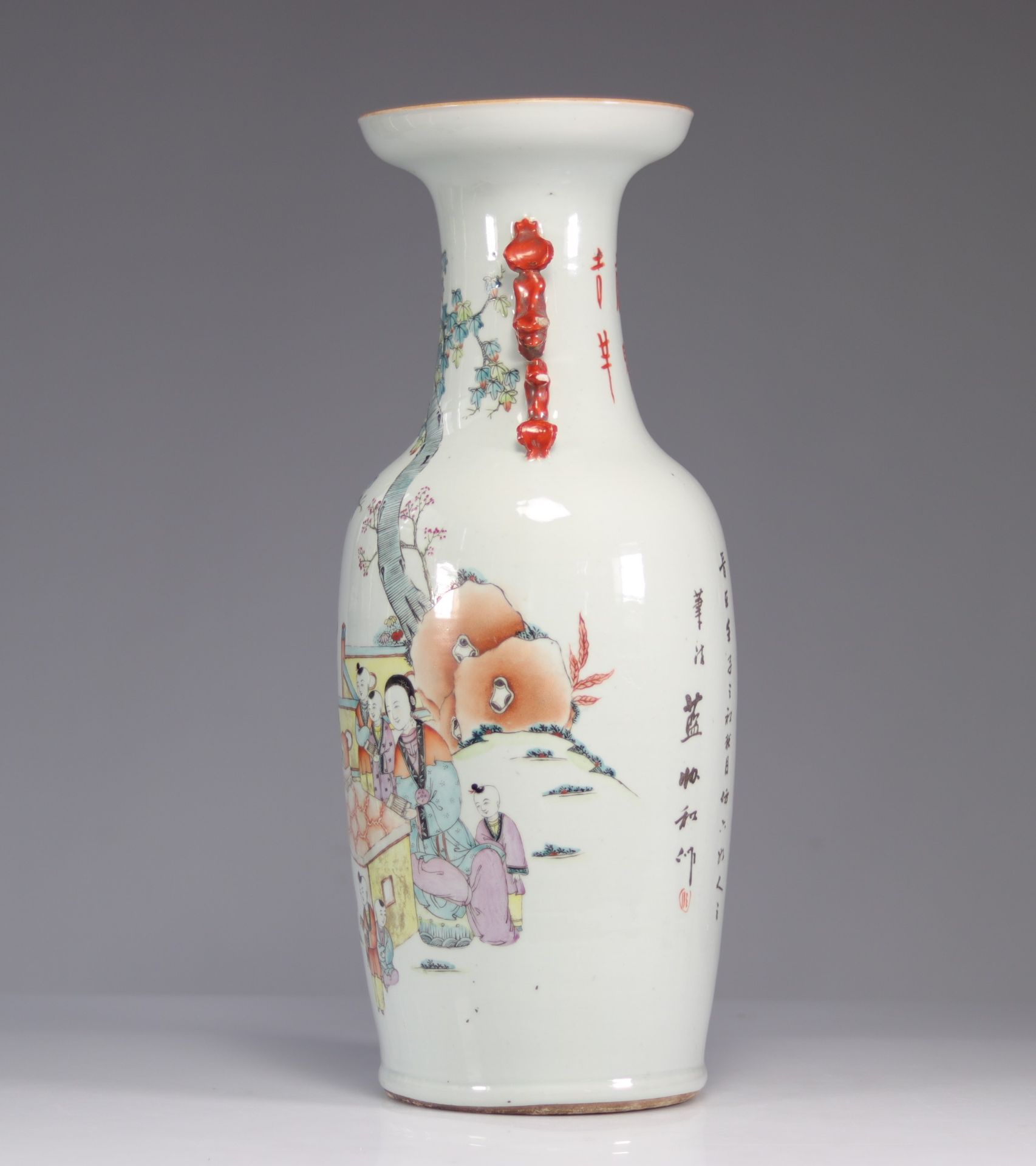 Large Chinese porcelain vase decorated with women and children - Image 3 of 6