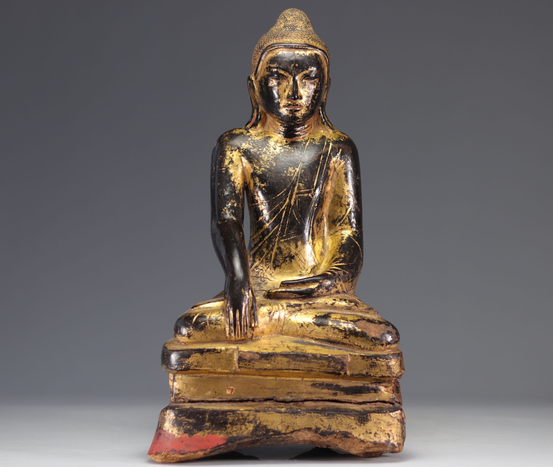 18/19th century Buddha in gilded wood originating from Thailand