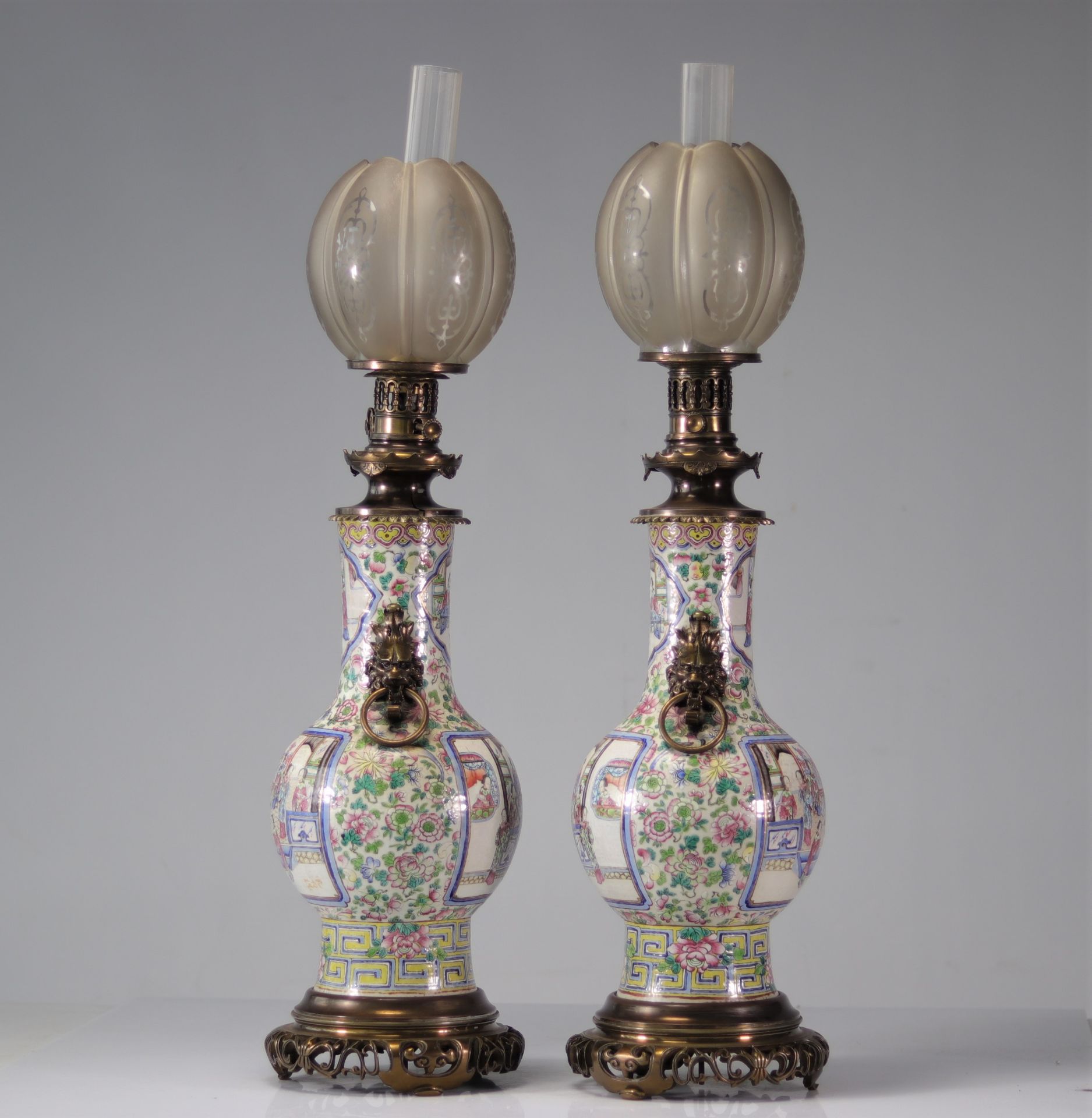 Imposing pair of Chinese famille rose porcelain lamps 19th - Image 3 of 4