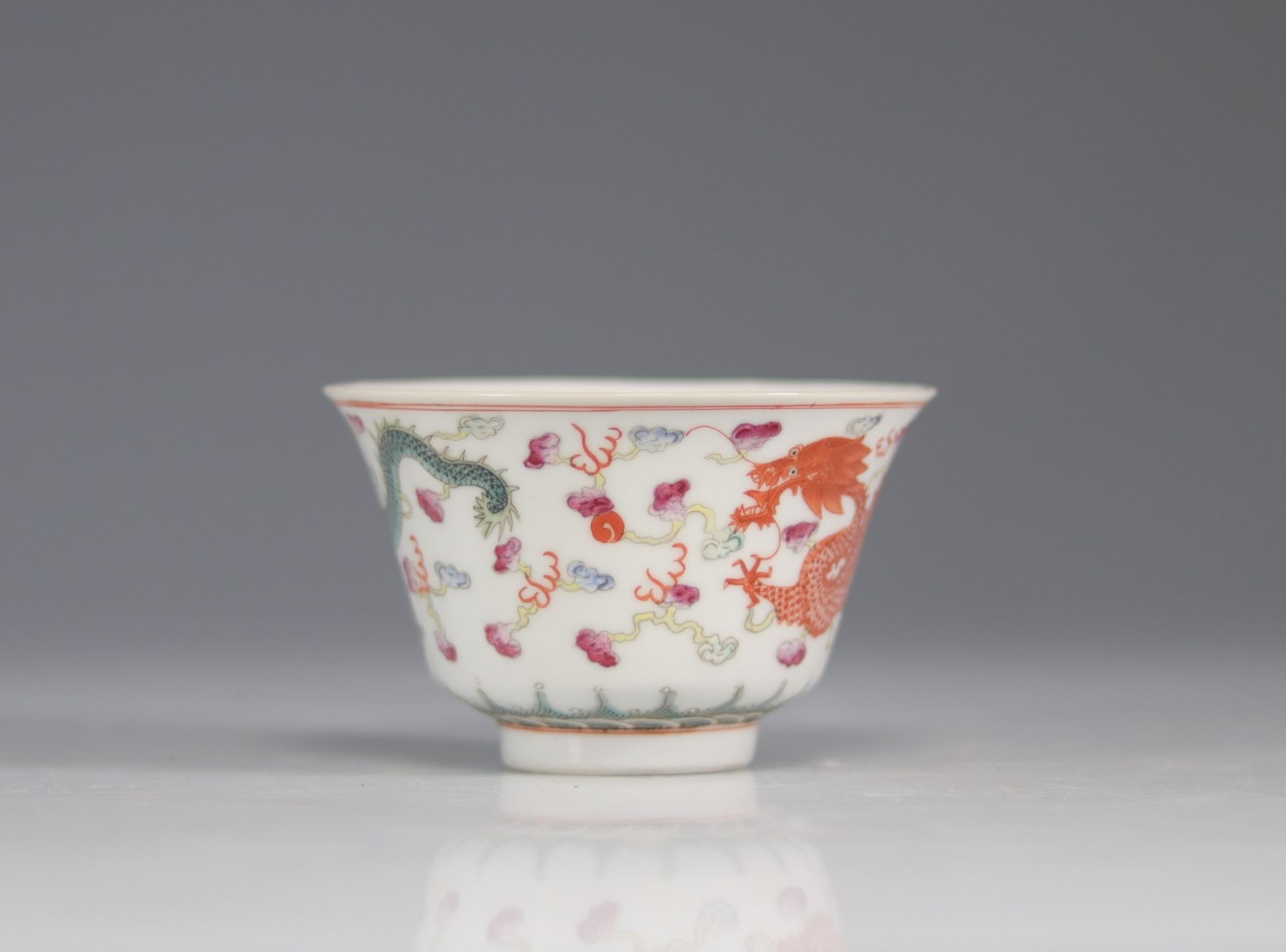 Porcelain bowl decorated with dragons mark under the piece - Bild 2 aus 6