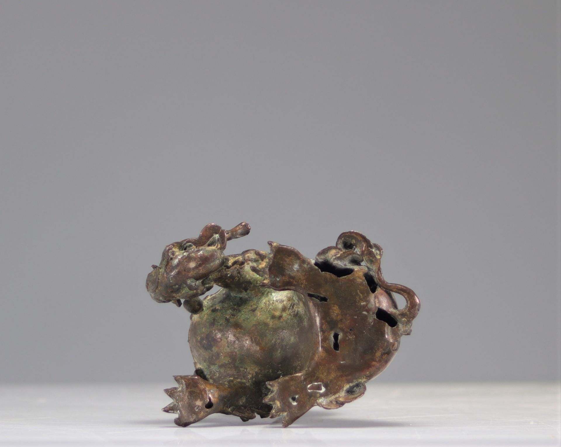 Rare Ming period bronze "Dogs - Image 5 of 5