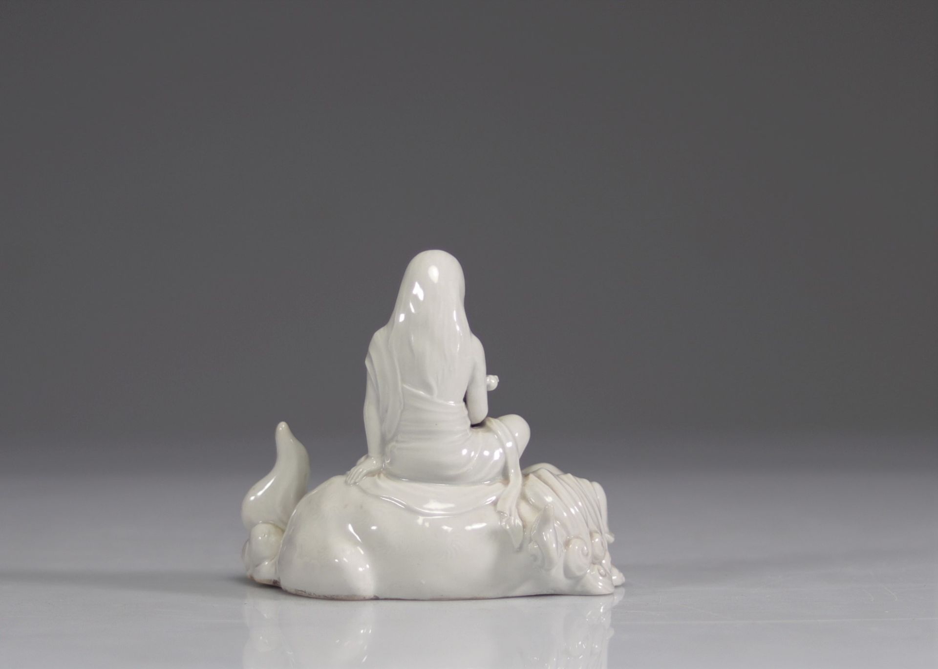 Guanyin on dragon in Blanc de Chine porcelain, China, Qing dynasty - Image 3 of 5