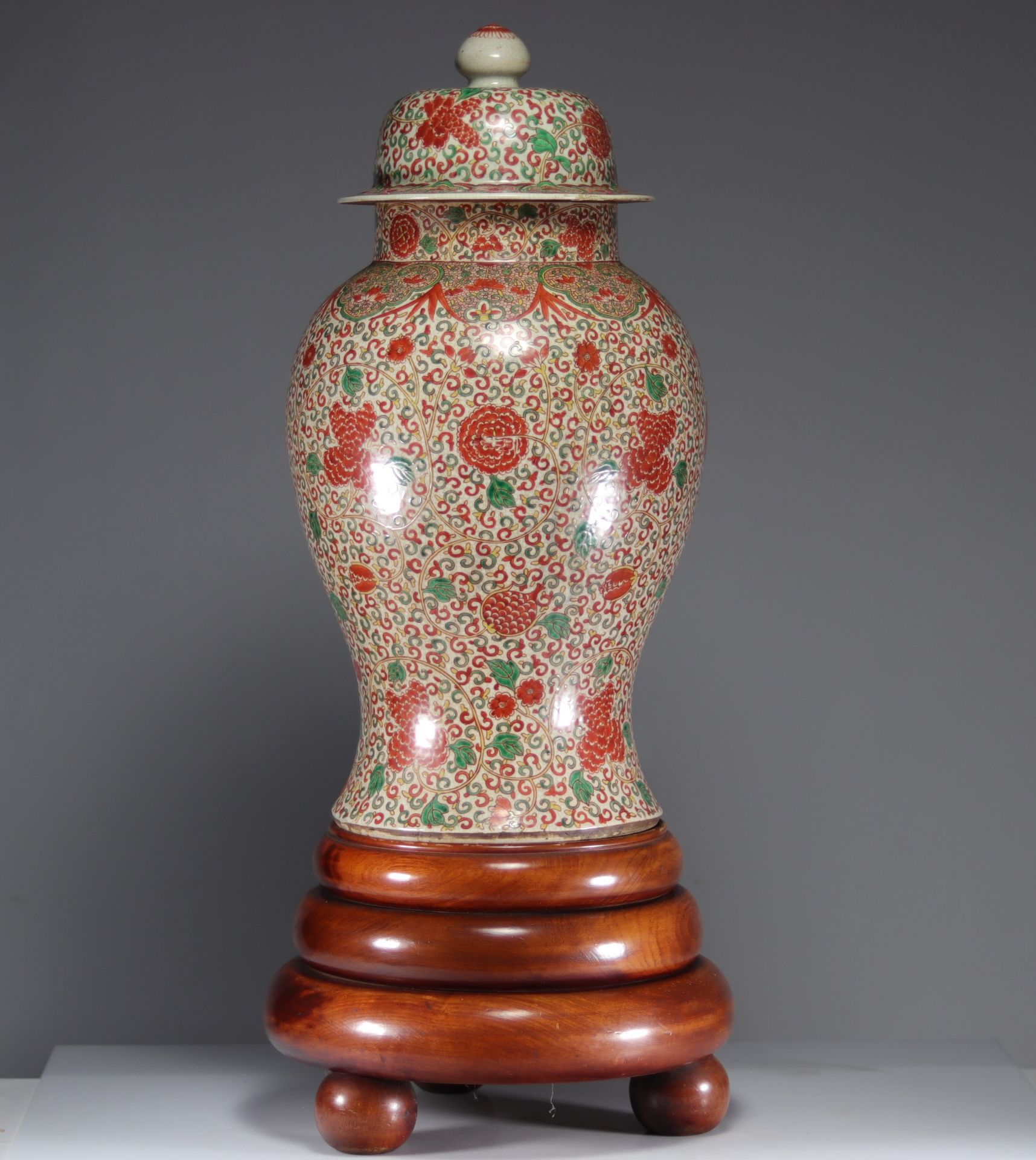 Imposing covered vase, Chinese porcelain - Image 5 of 8