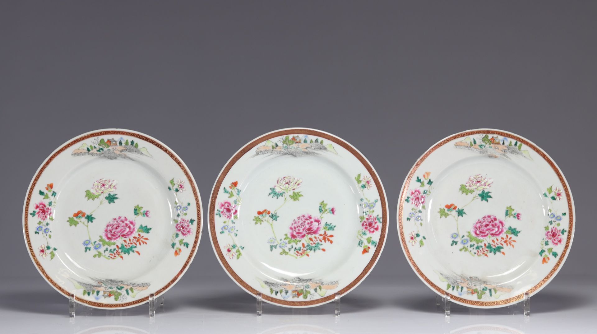 Plates (3) in 18th century famille rose porcelain