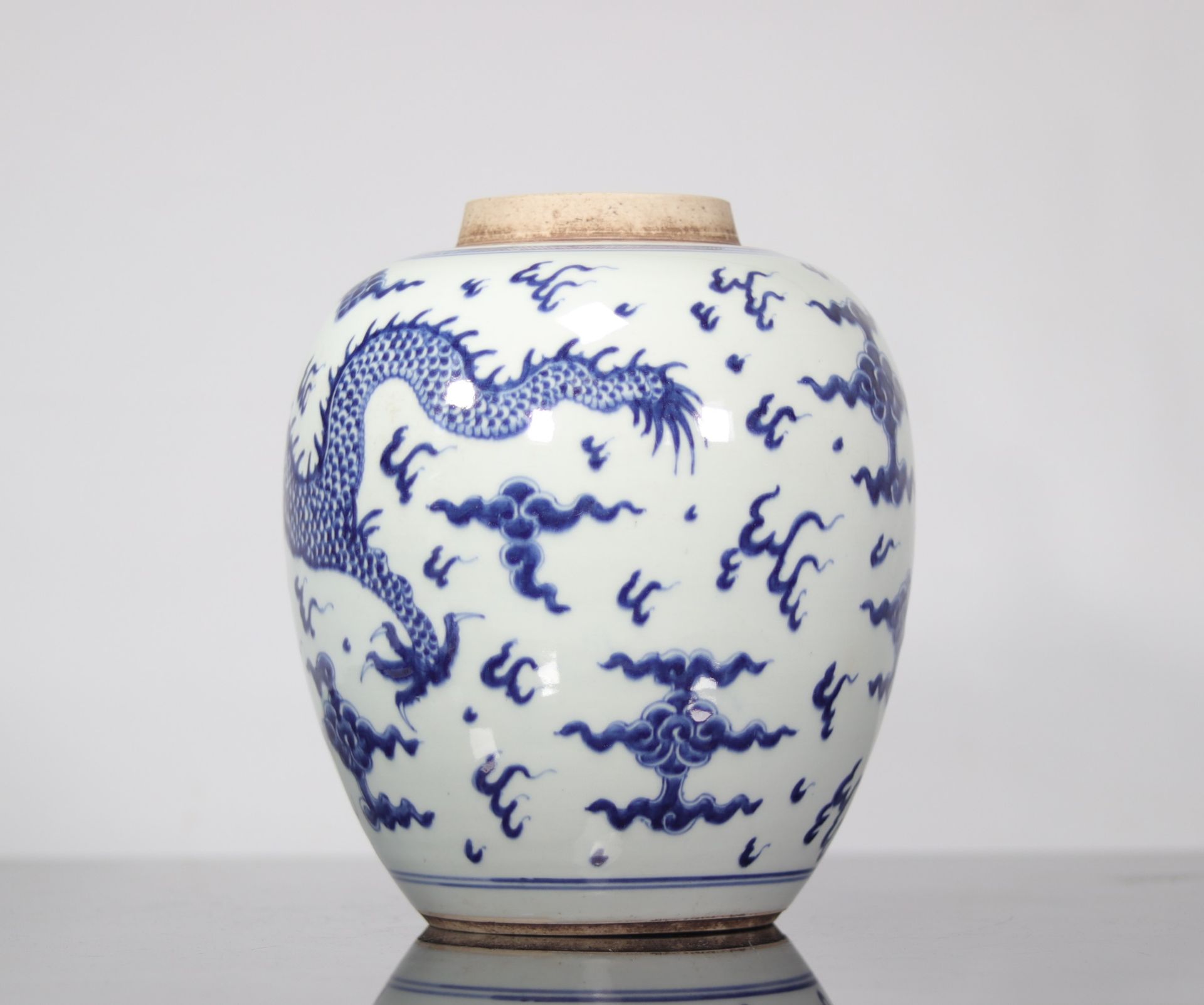 Blue white porcelain vase decorated with dragons mark in the circle - Image 3 of 7
