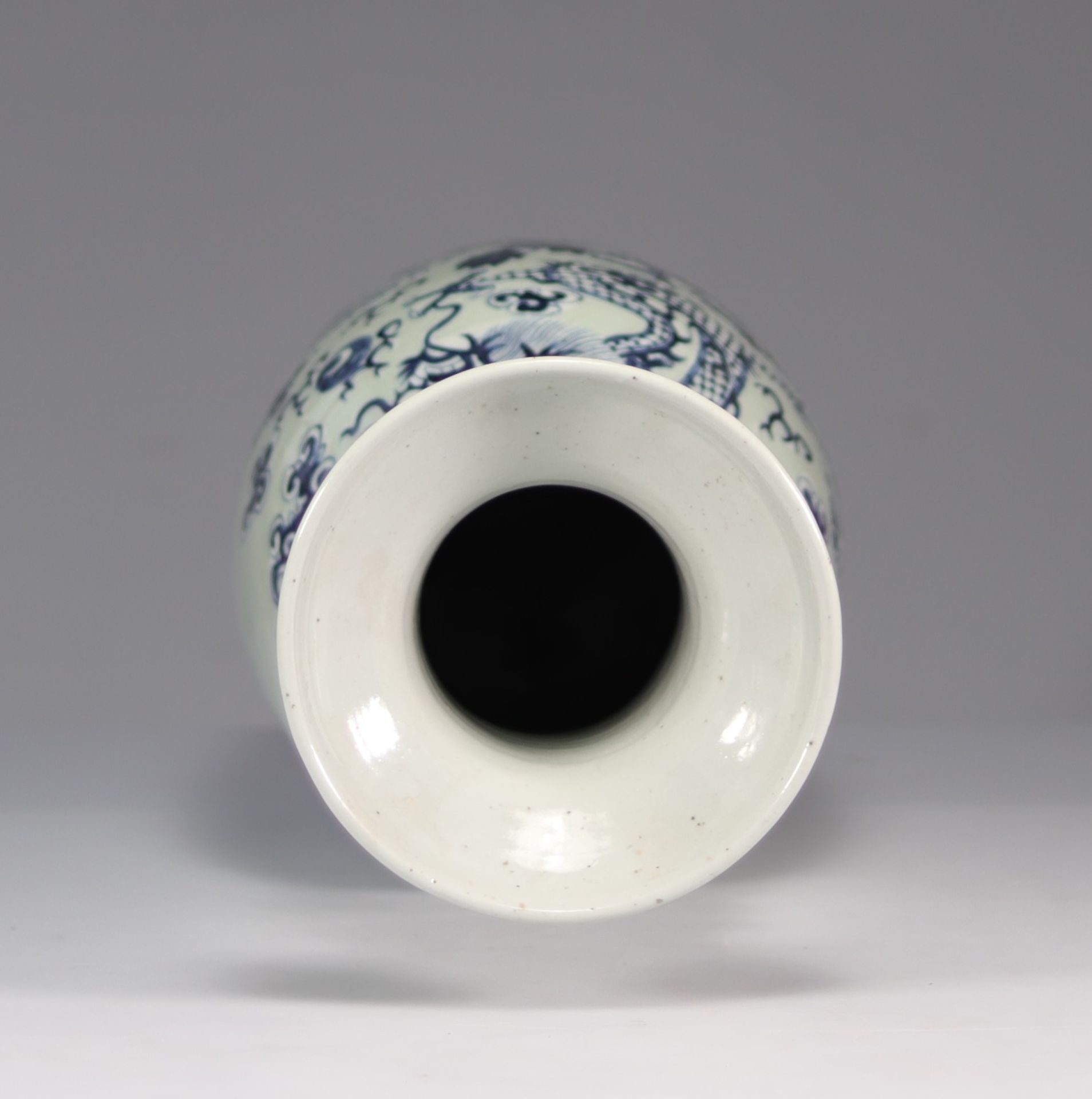Celadon porcelain vase decorated with dragon and phoenix Qing period - Image 5 of 6