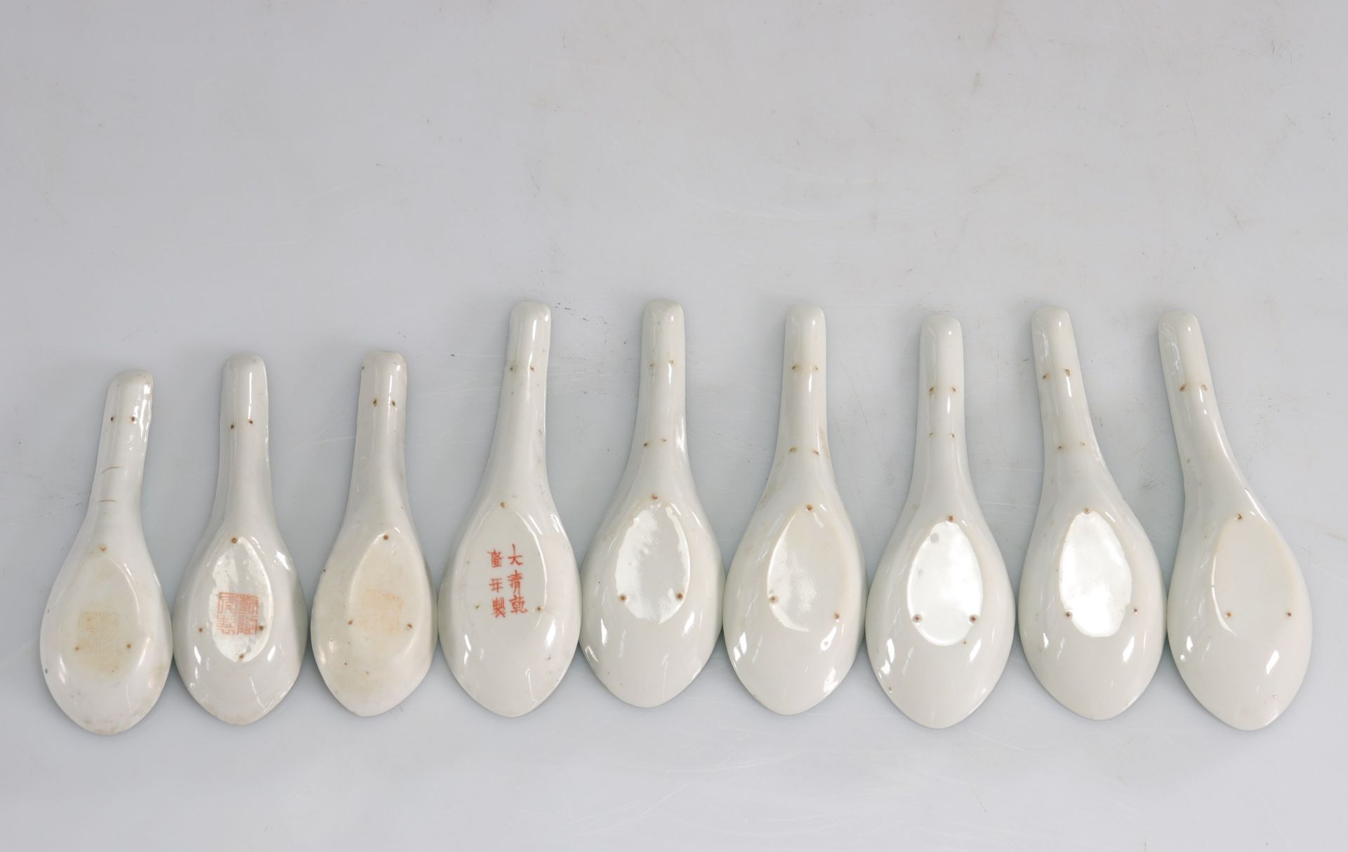 Spoons (9) in Chinese porcelain - Image 2 of 2