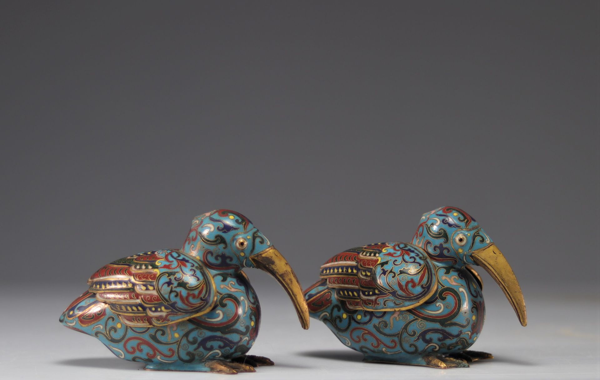 Pair of bronze cloisonne incense burners, Republic period - Bild 4 aus 6