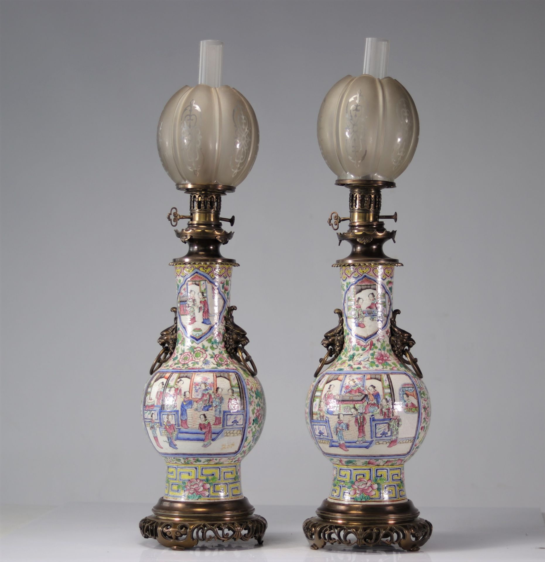 Imposing pair of Chinese famille rose porcelain lamps 19th - Image 2 of 4