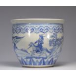 Imposing blue-white porcelain vase decorated with Qing period warriors