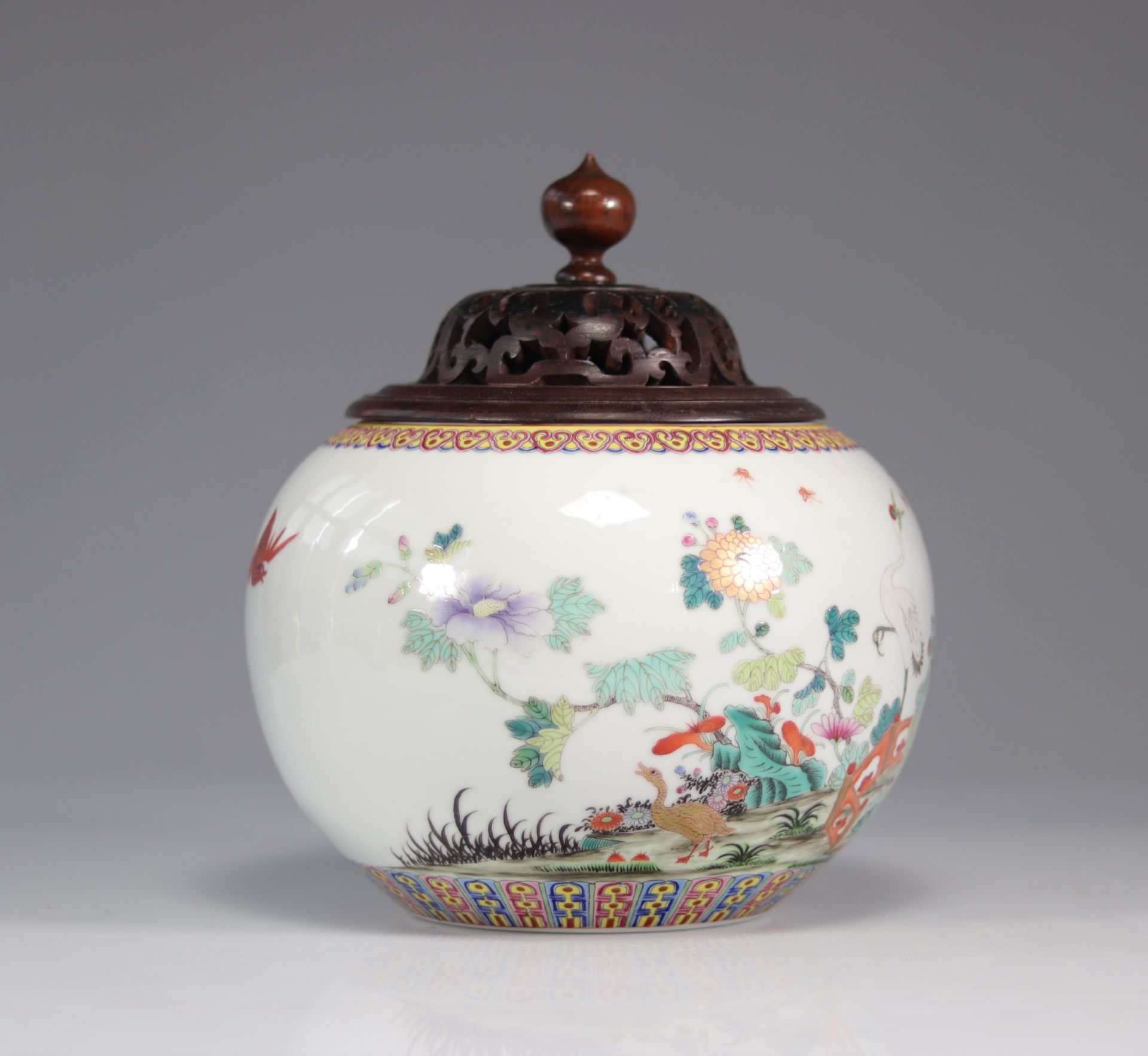 Chinese republic porcelain vase Qianlong apocryphal brand - Image 3 of 6