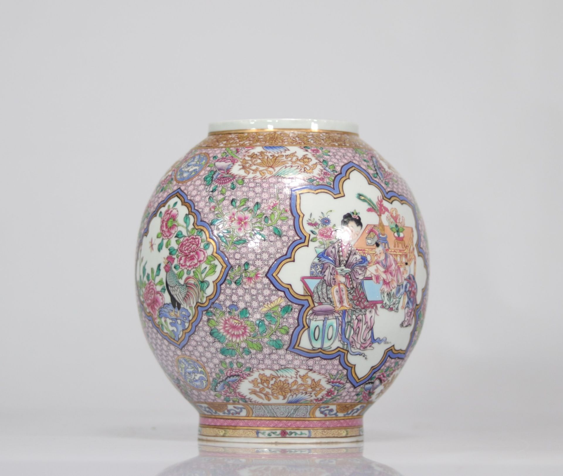 Lantern in porcelain famille rose decorated with characters - Image 2 of 5