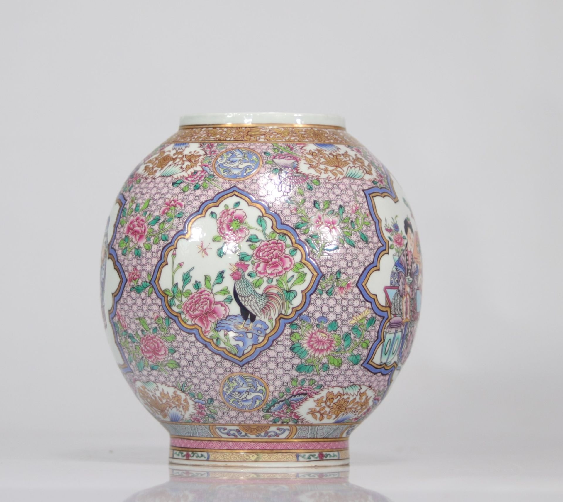 Lantern in porcelain famille rose decorated with characters - Image 3 of 5