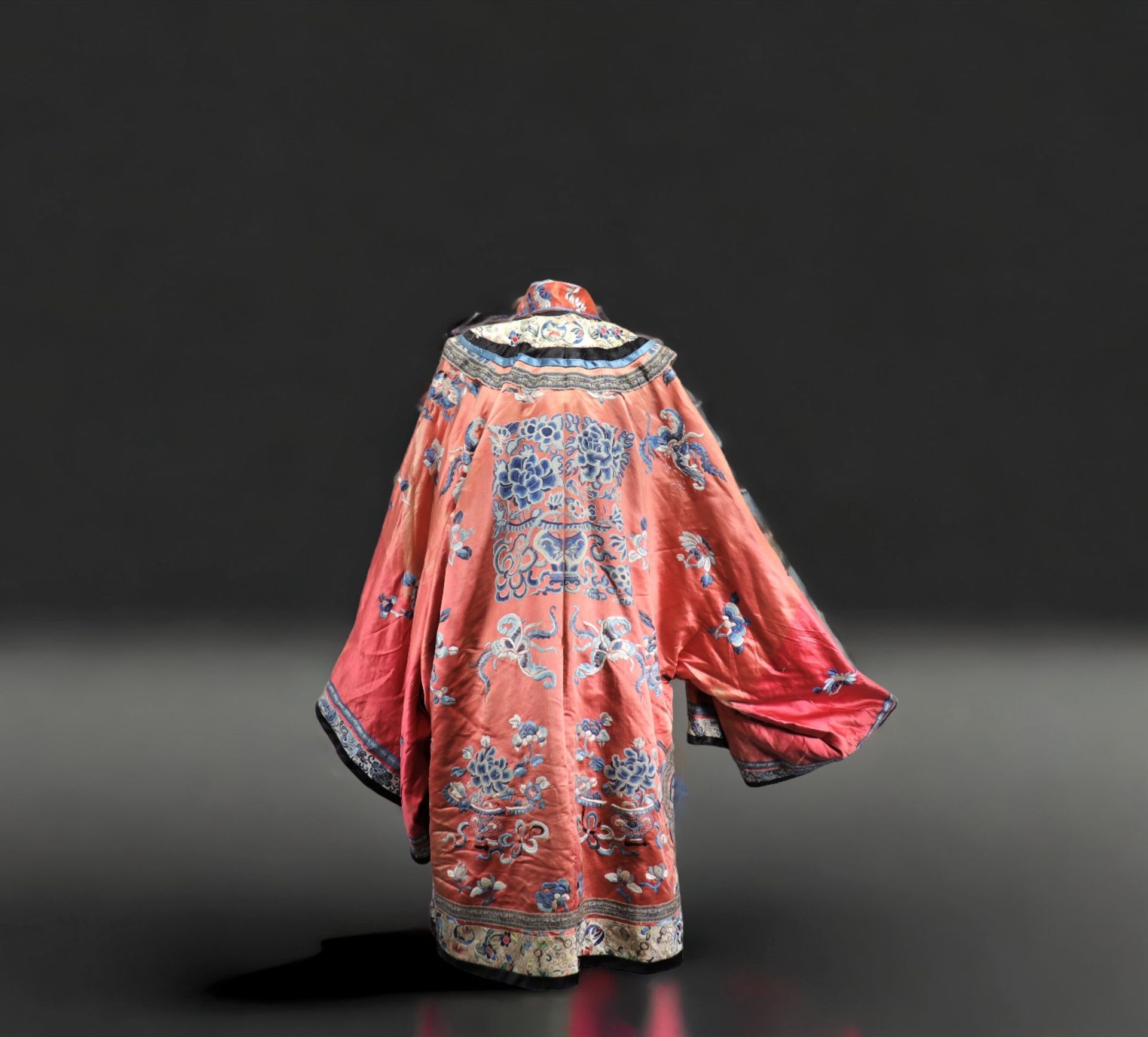 China Qing Dynasty, Beautiful silk satin robe - Bild 2 aus 3